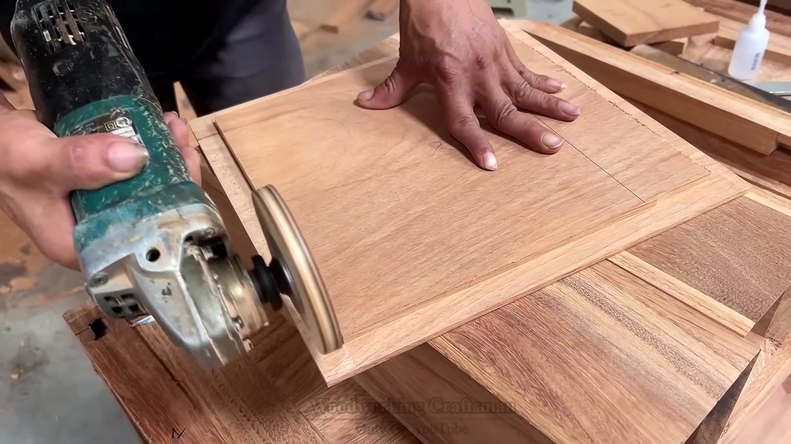 hardwood monolithic furniture process - a detail-check moment that helps readers inspect the process