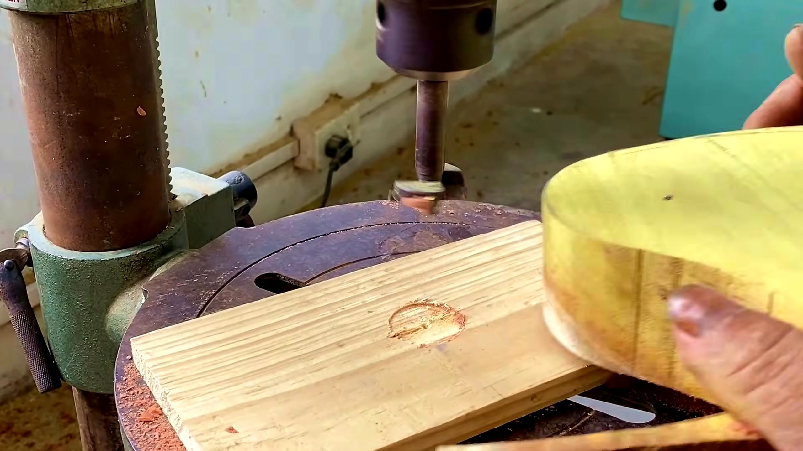 discover unbelievable ways work wood ideas - drill press reference point for a round wooden blank