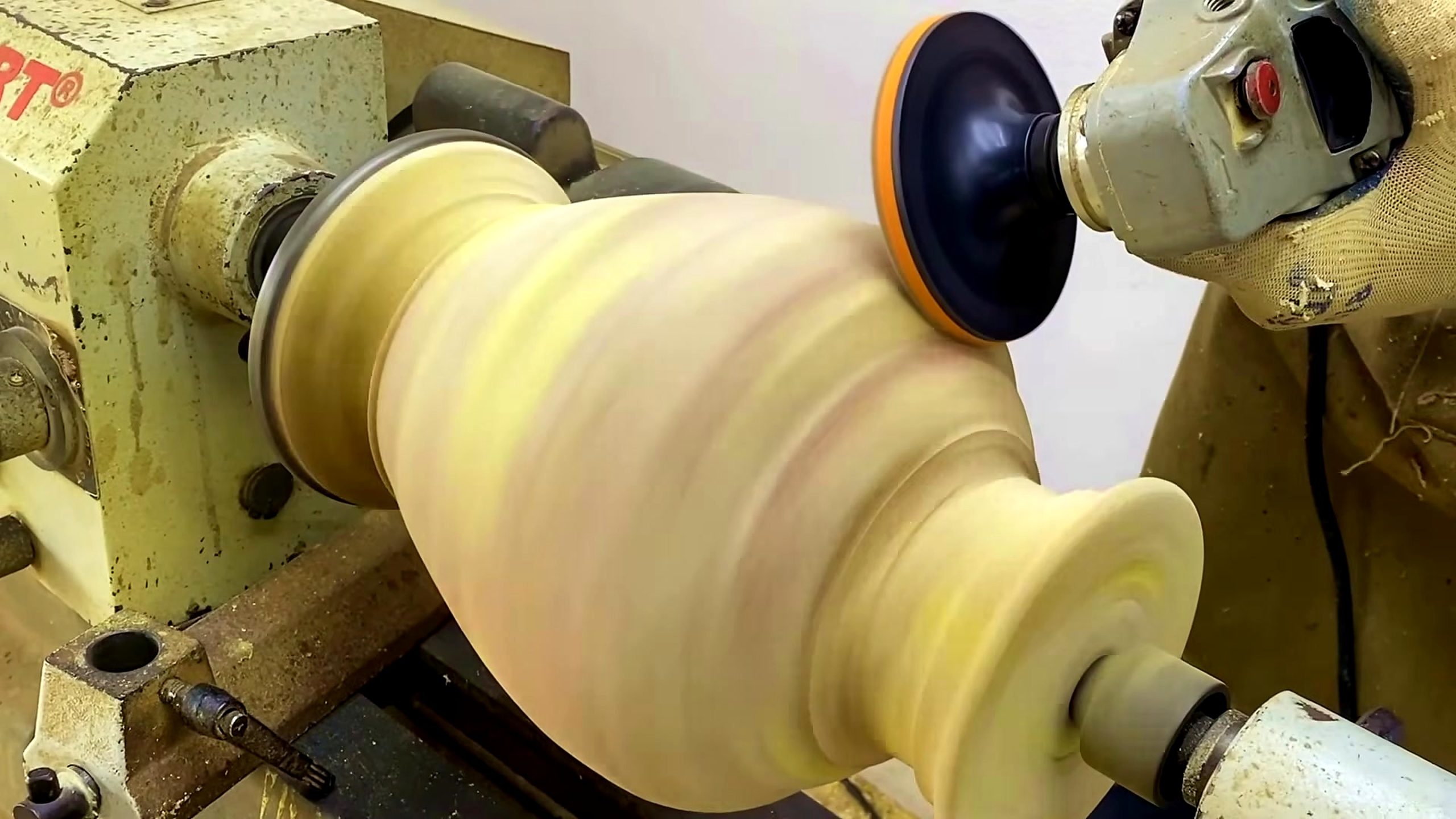 patchwork wood vase turning process with surface refinement on the turned body