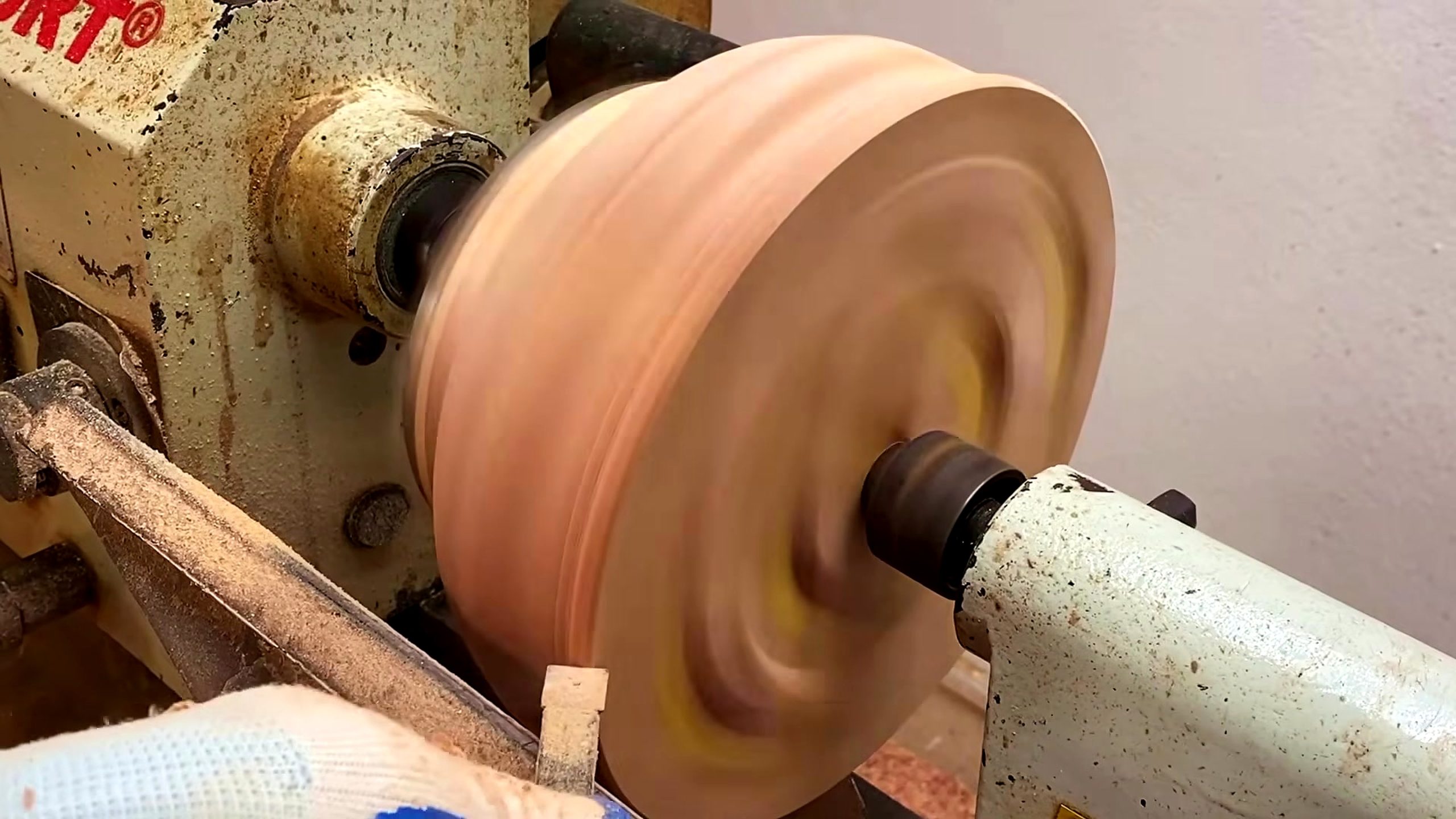 let make pieces wood valuable ways - spinning wood lathe blank as the outside profile is shaped