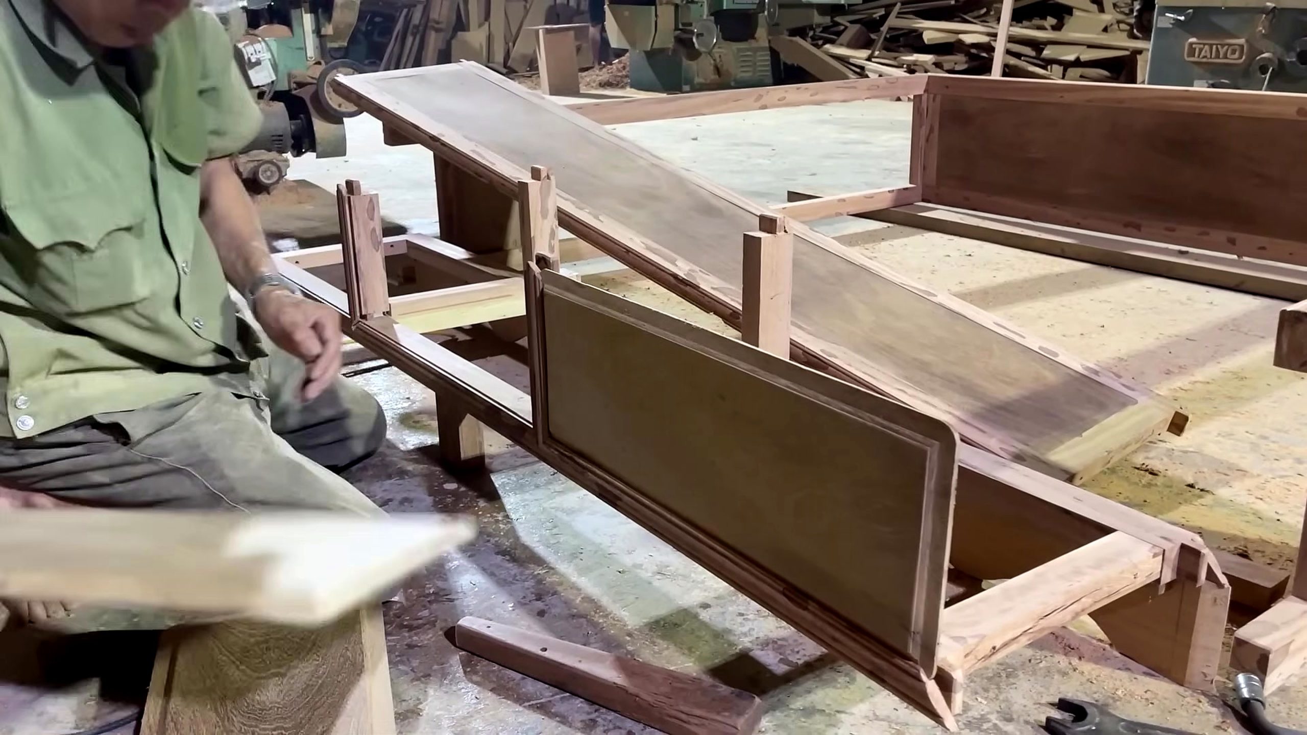 look year old carpenter detail best - a detail-check moment that helps readers inspect the process
