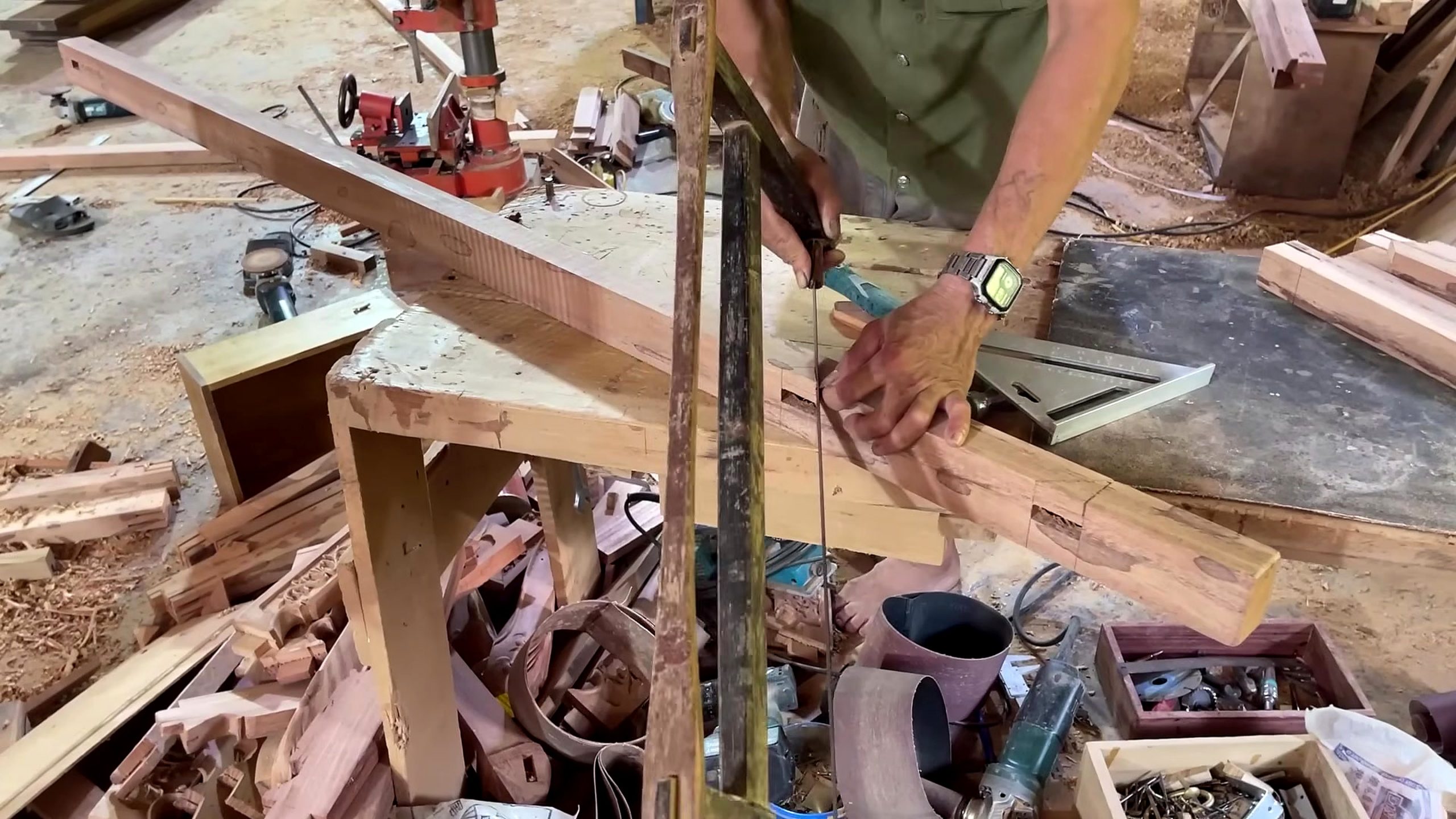 look year old carpenter detail best - the setup or early workflow visible in the source video