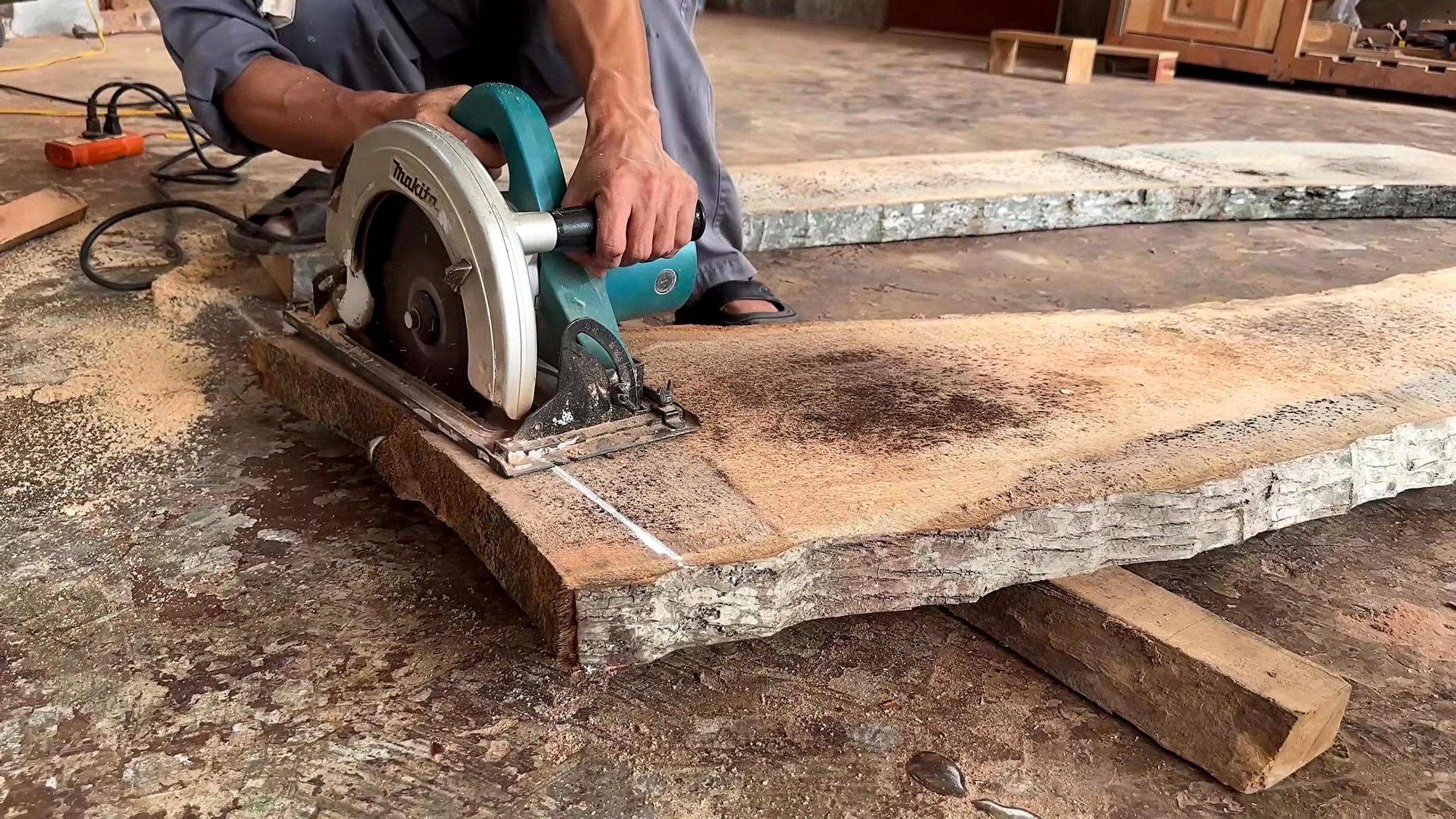 dead coconut palm wood furniture process source context before milling and sorting