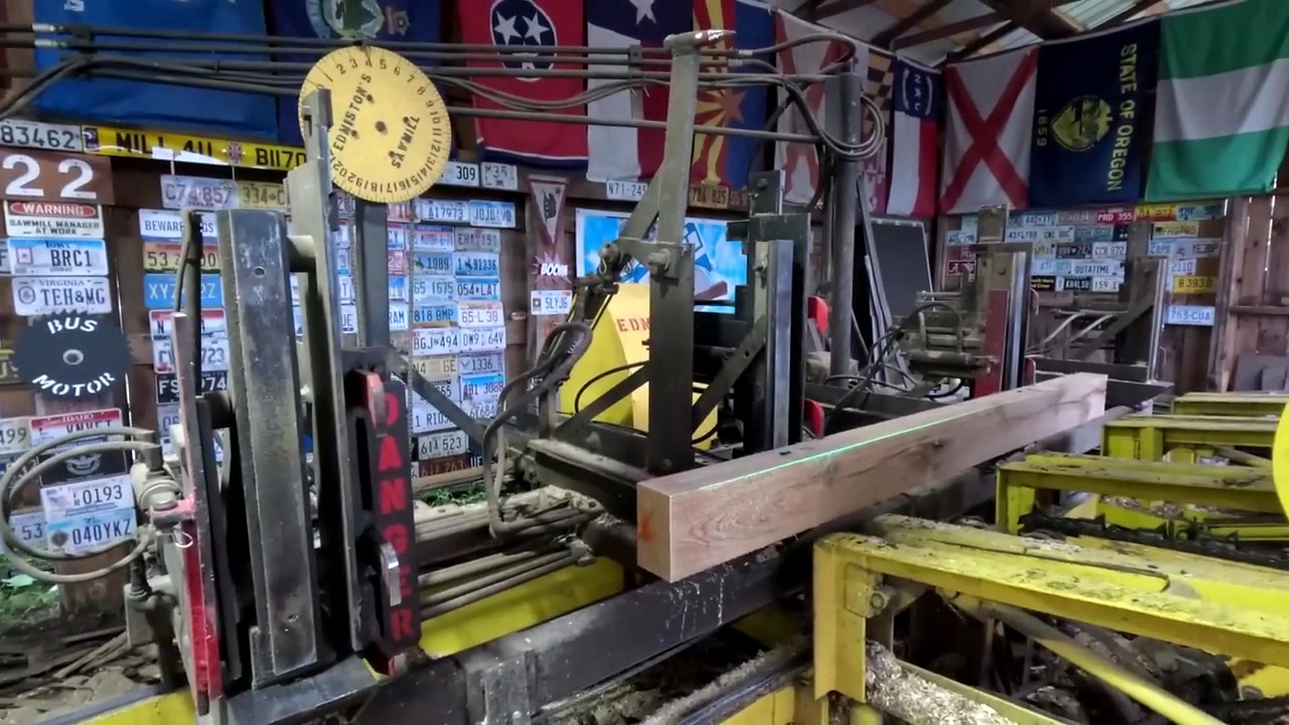 beautiful white oak 895 - the main work stage that carries the video's practical lesson