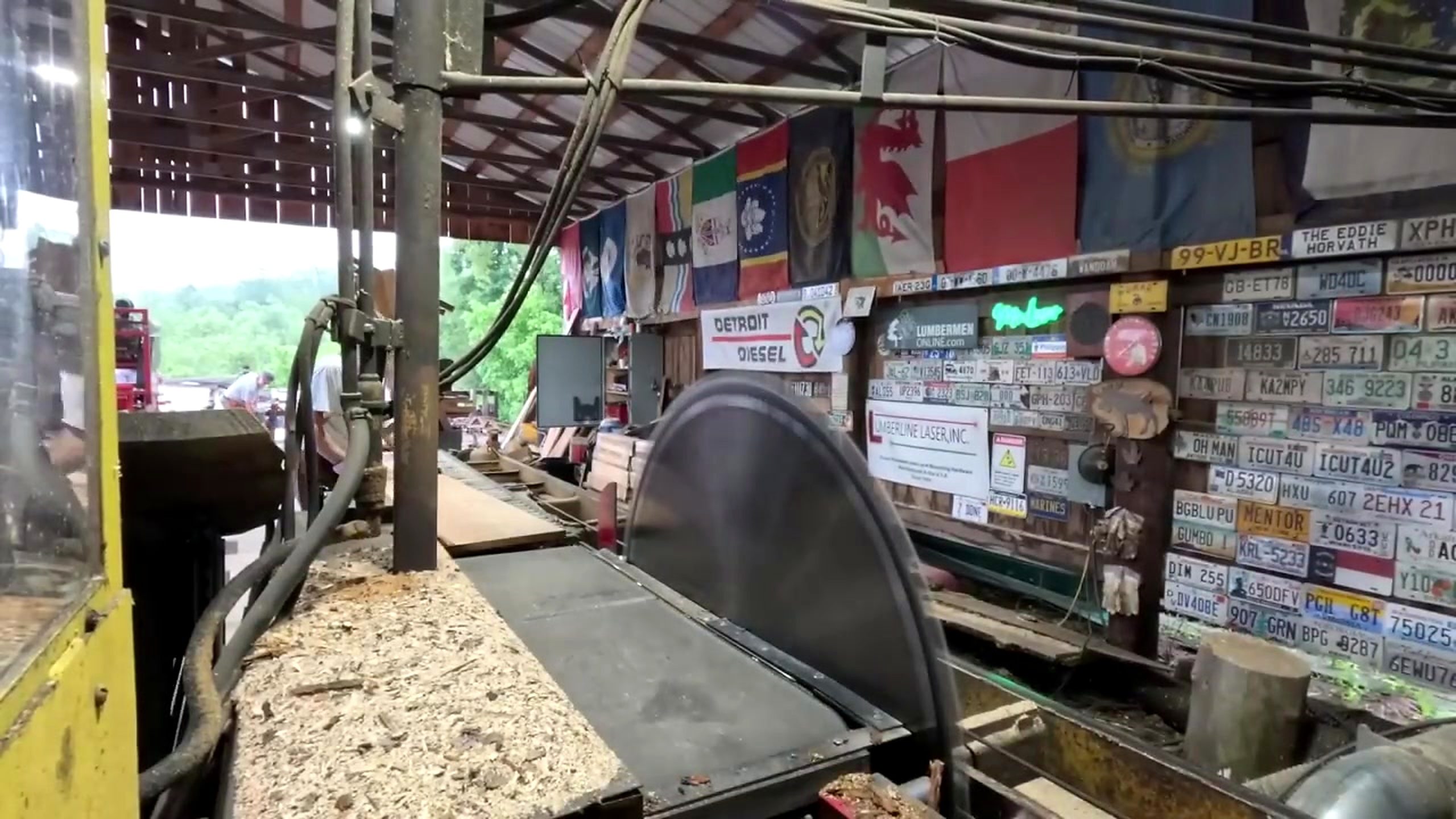beautiful white oak 895 - the setup or early workflow visible in the source video
