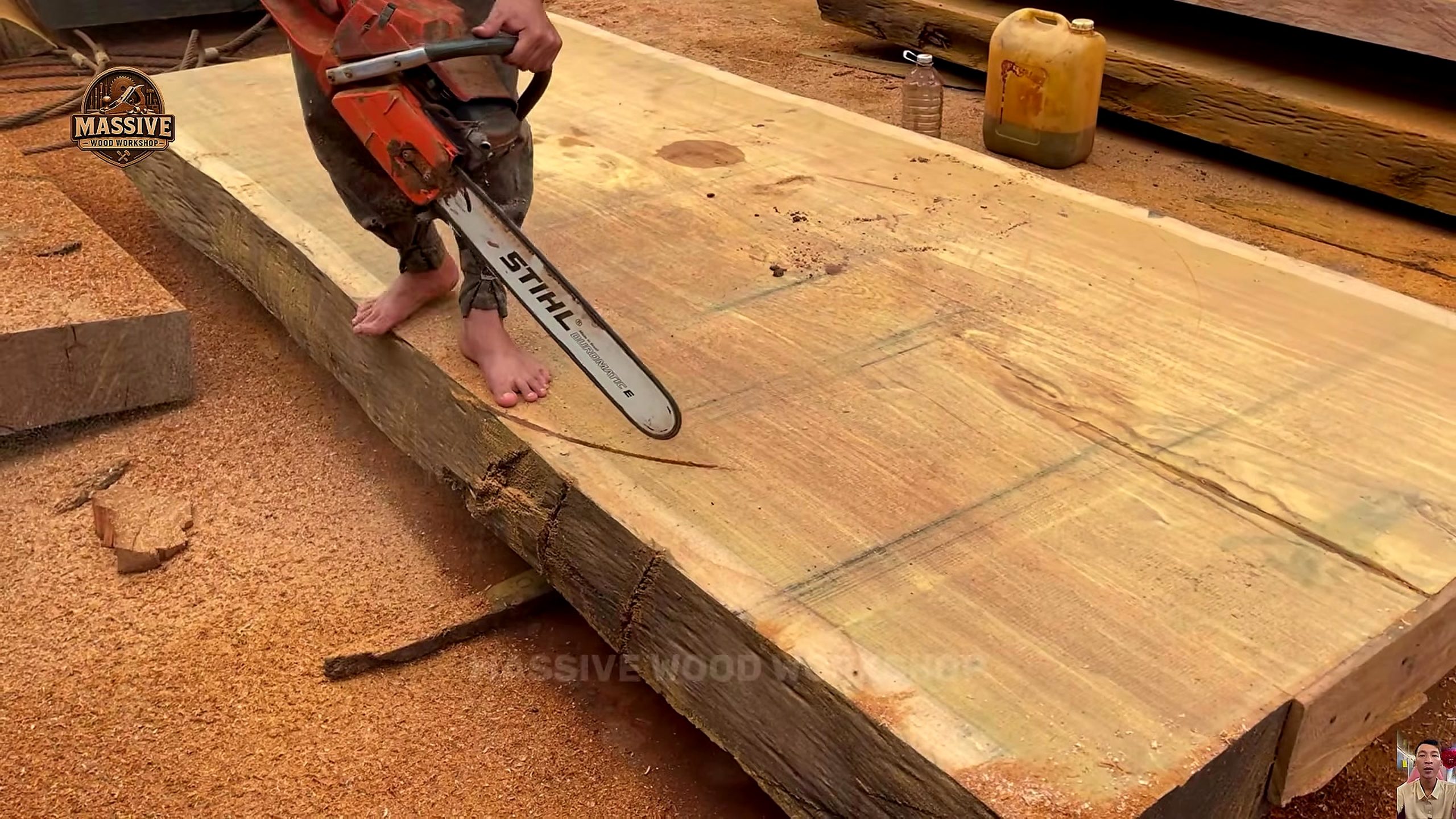 giant timber bandsaw round table process - local chainsaw stock removal on the broad slab