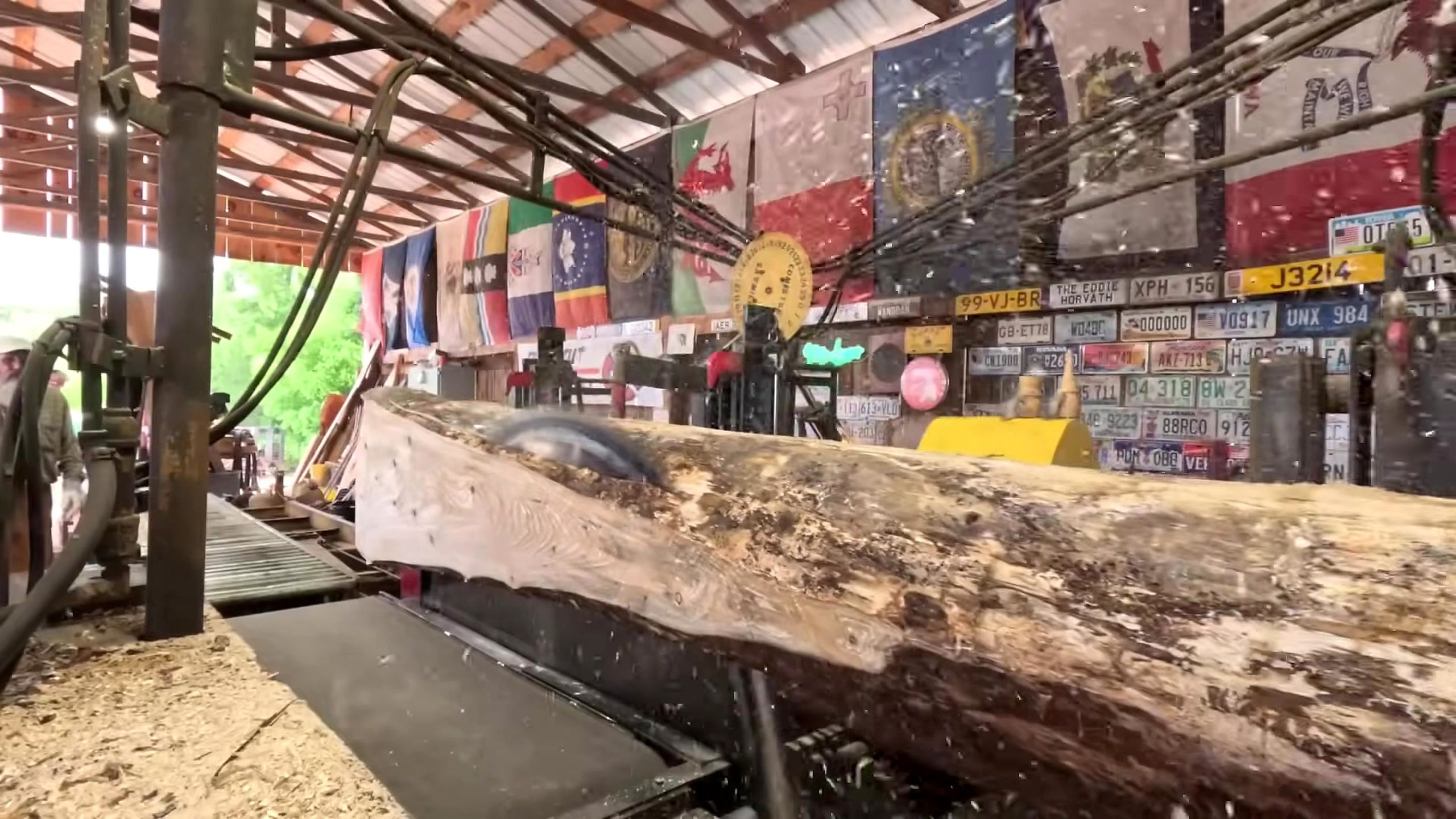 norway spruce 2x4 sawmill process edging bark-side stock