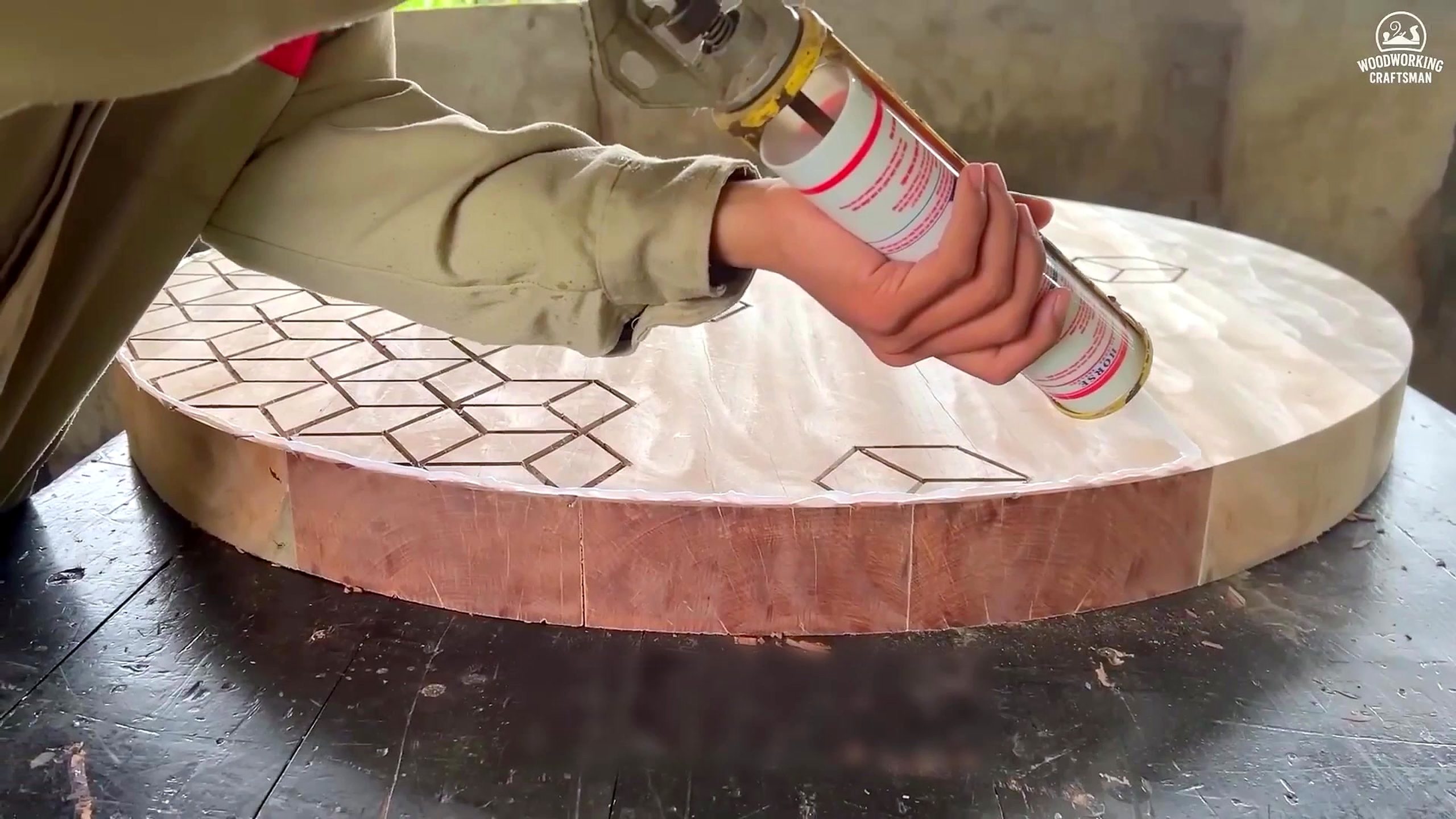 lychee burl root round dining table process - the round dining table result or late-stage review of figure, balance, and finish