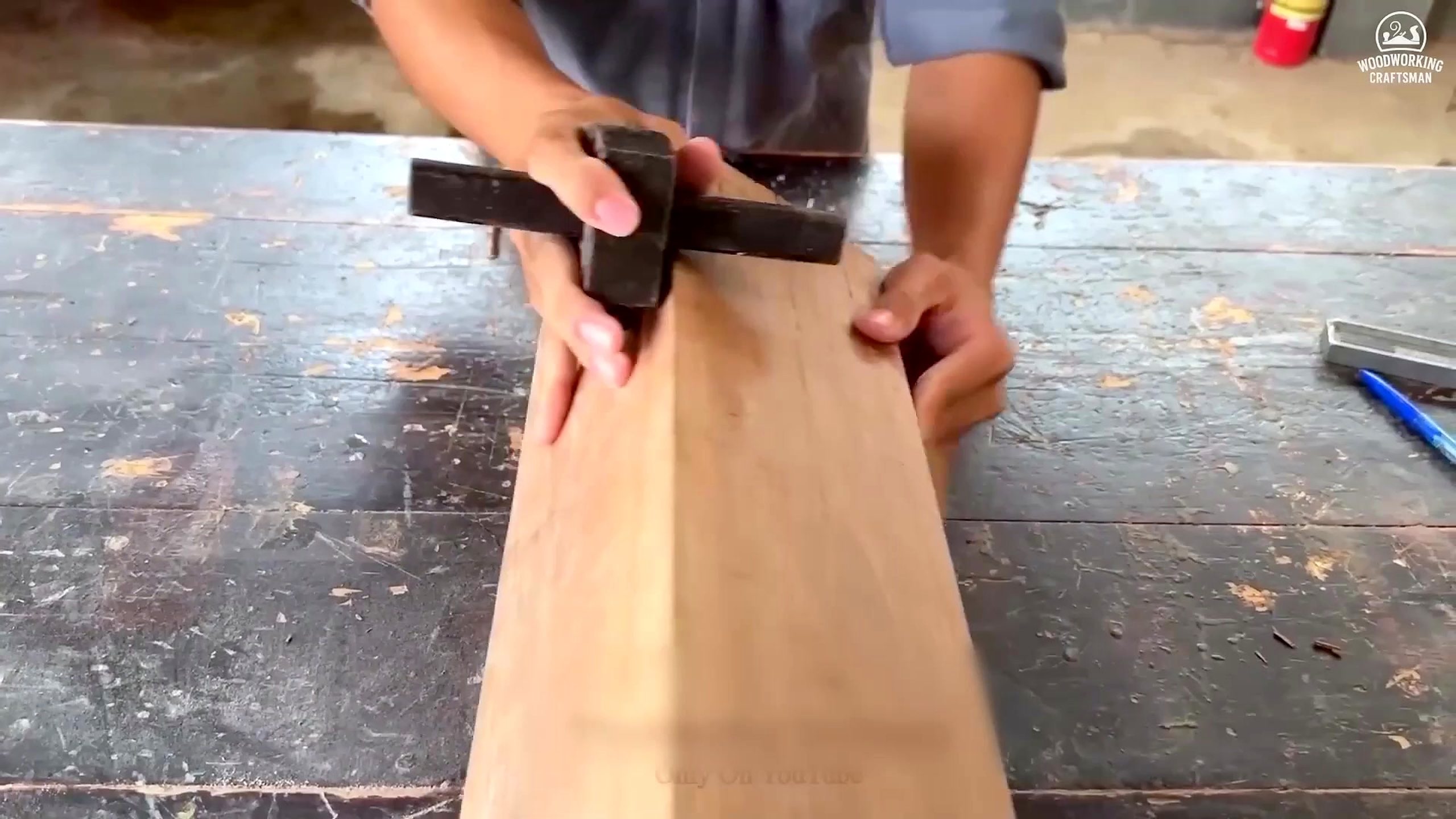 lychee burl root round dining table process - flattening, sanding, fitting, or surface-control work before the final table read