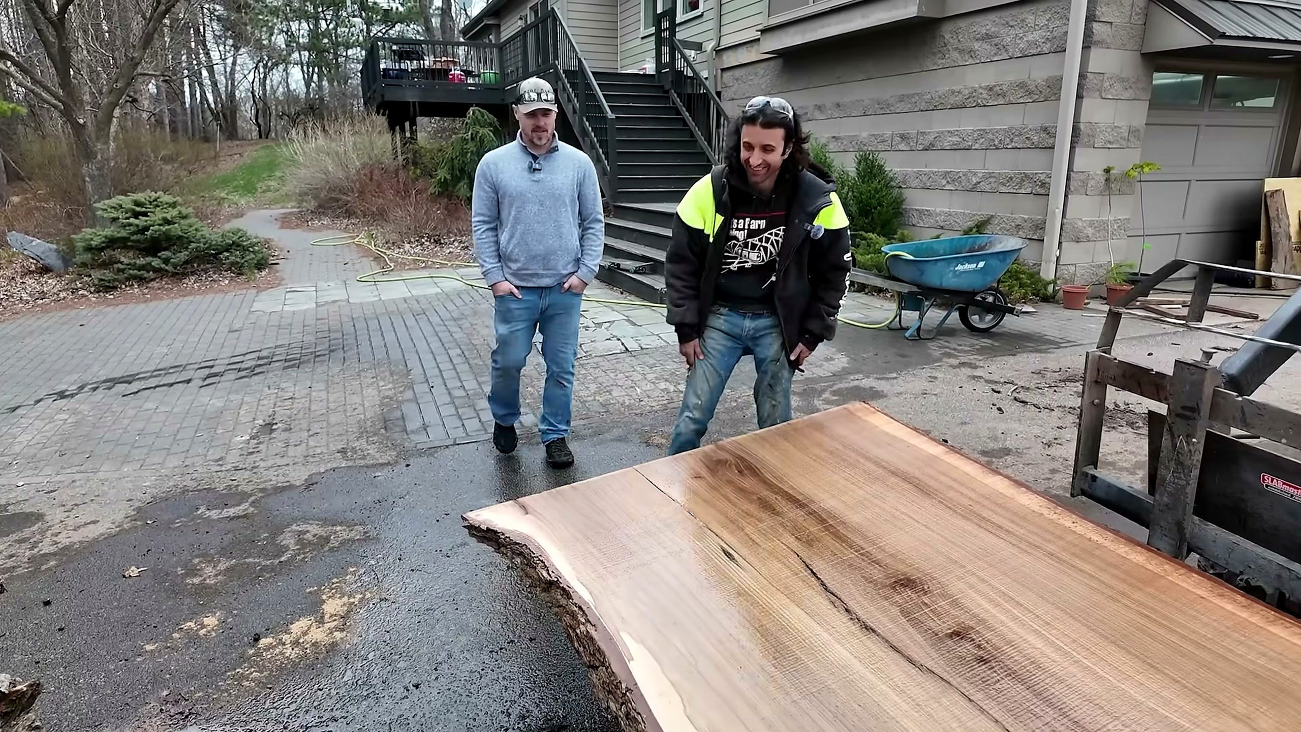 sawing 600lb single slab elm table during inspection of cracks pith and live edges