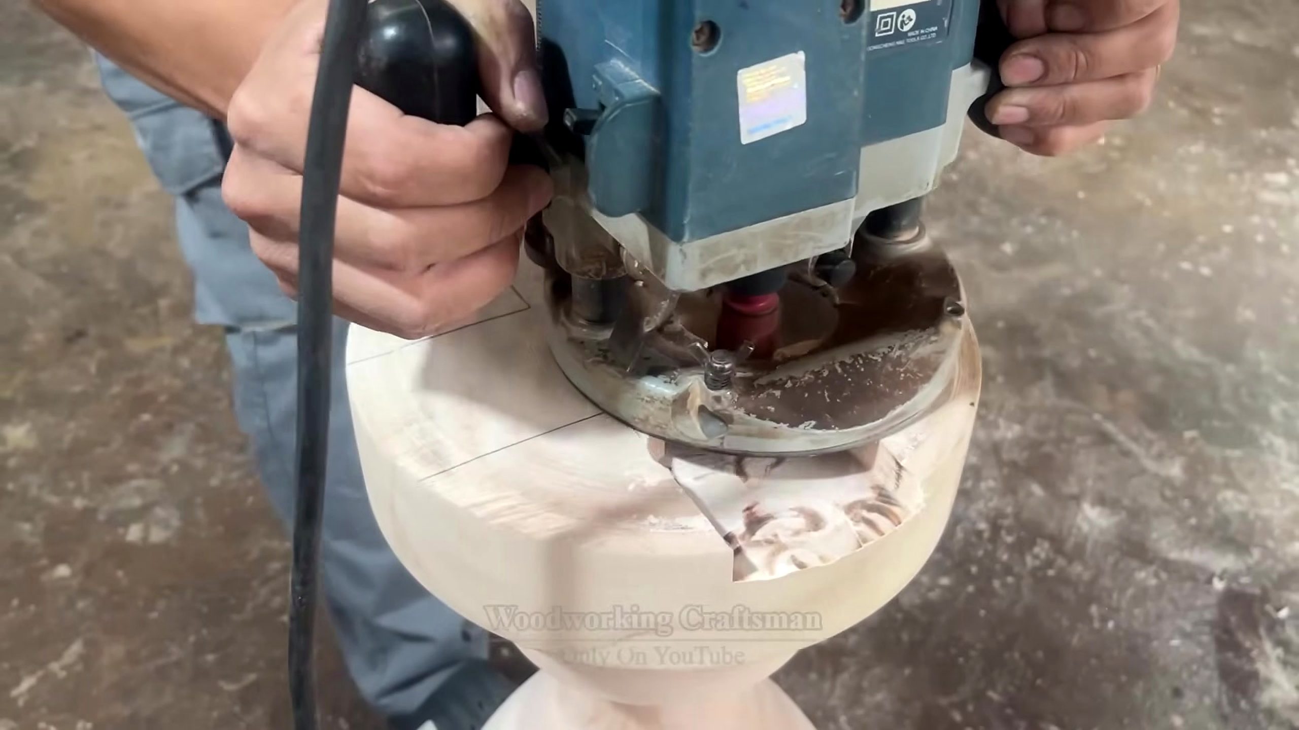 lychee red log dining table process - router pass cleaning the round tabletop edge