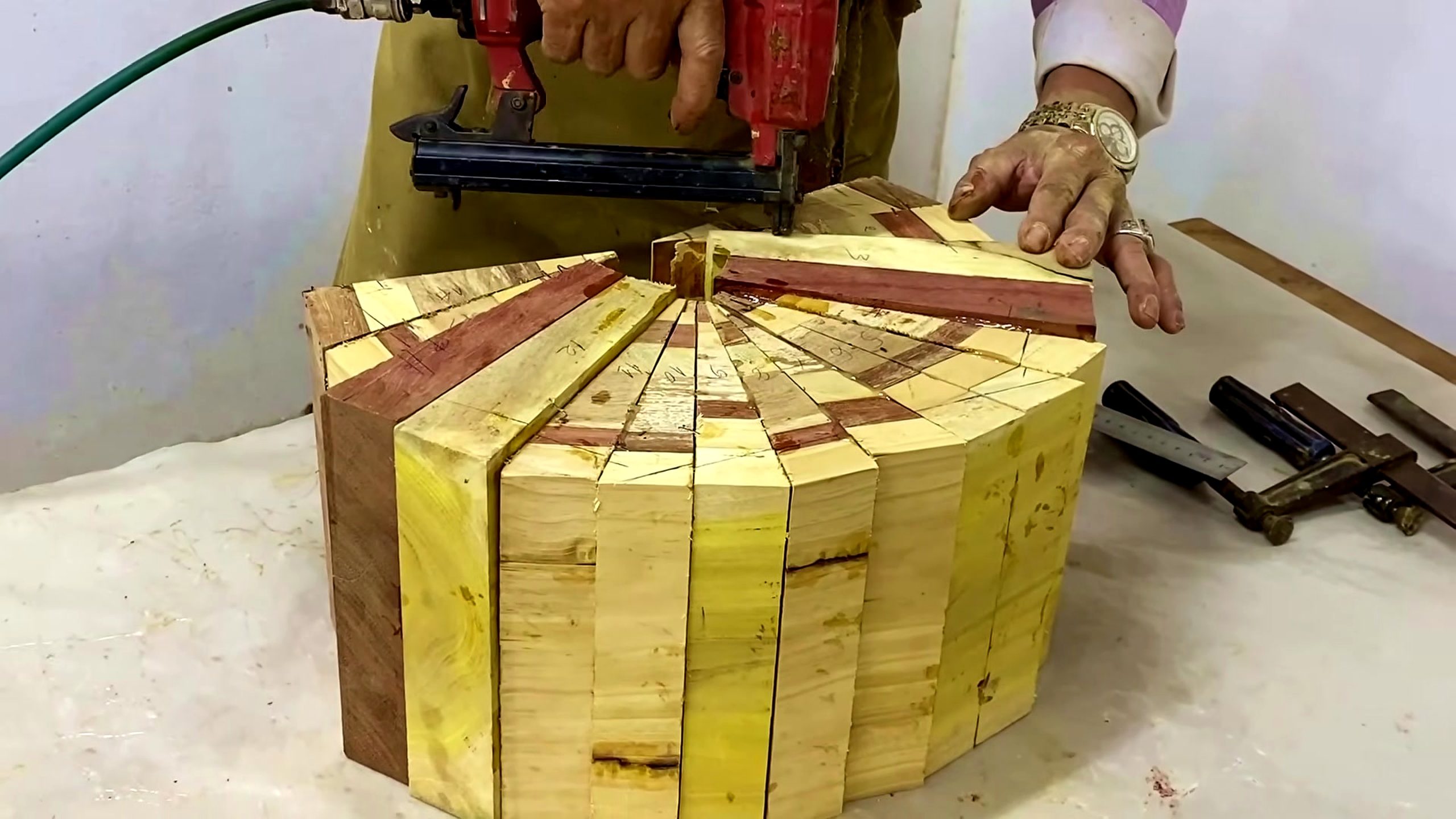 super clever diy wooden craft idea - the setup or early workflow visible in the source video
