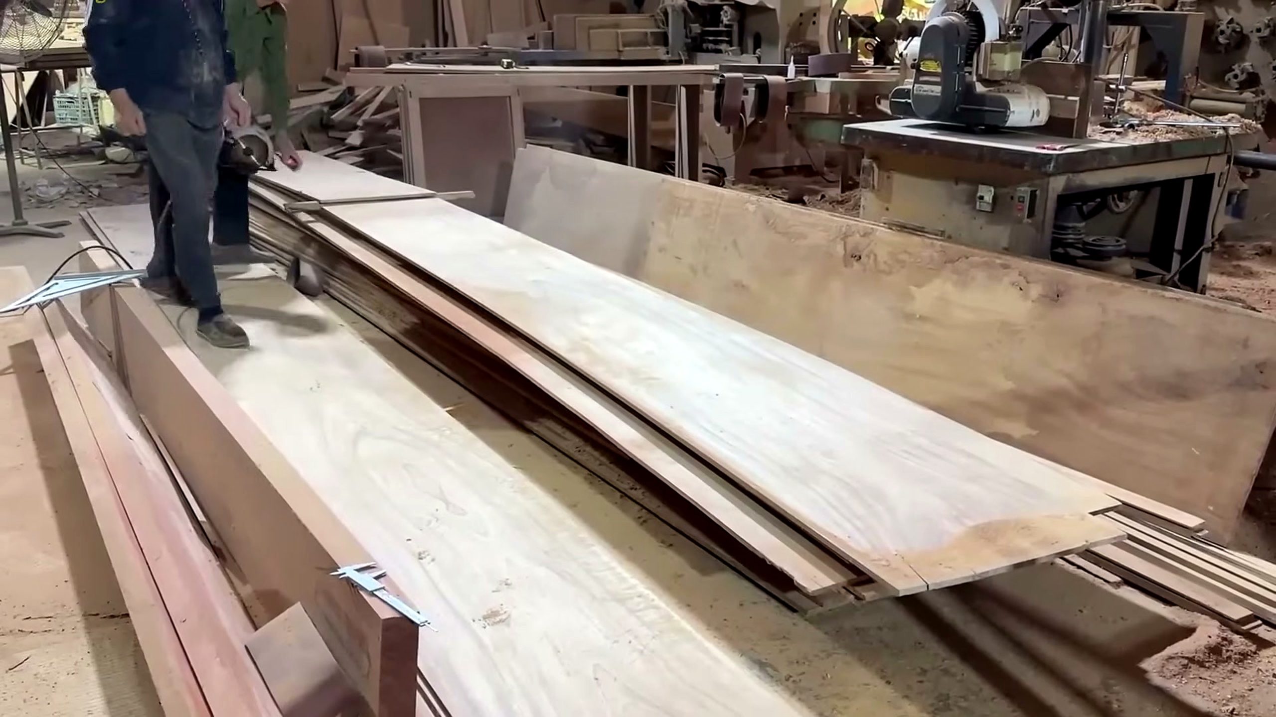 van latest woodworking design brings vintage wood - the setup or early workflow visible in the source video
