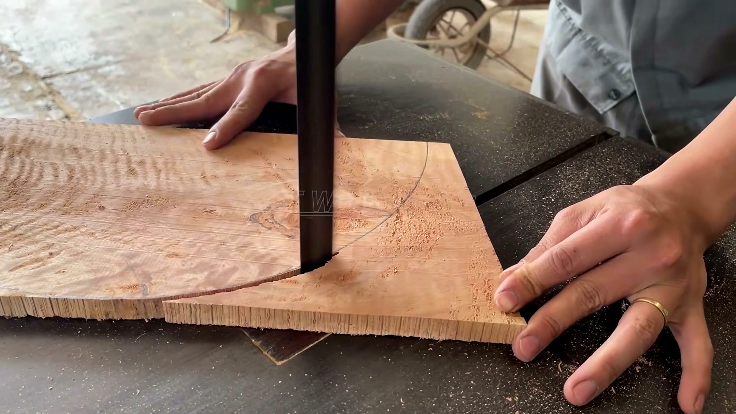 you won believe these ordinary wooden - the source video context before the main process is judged
