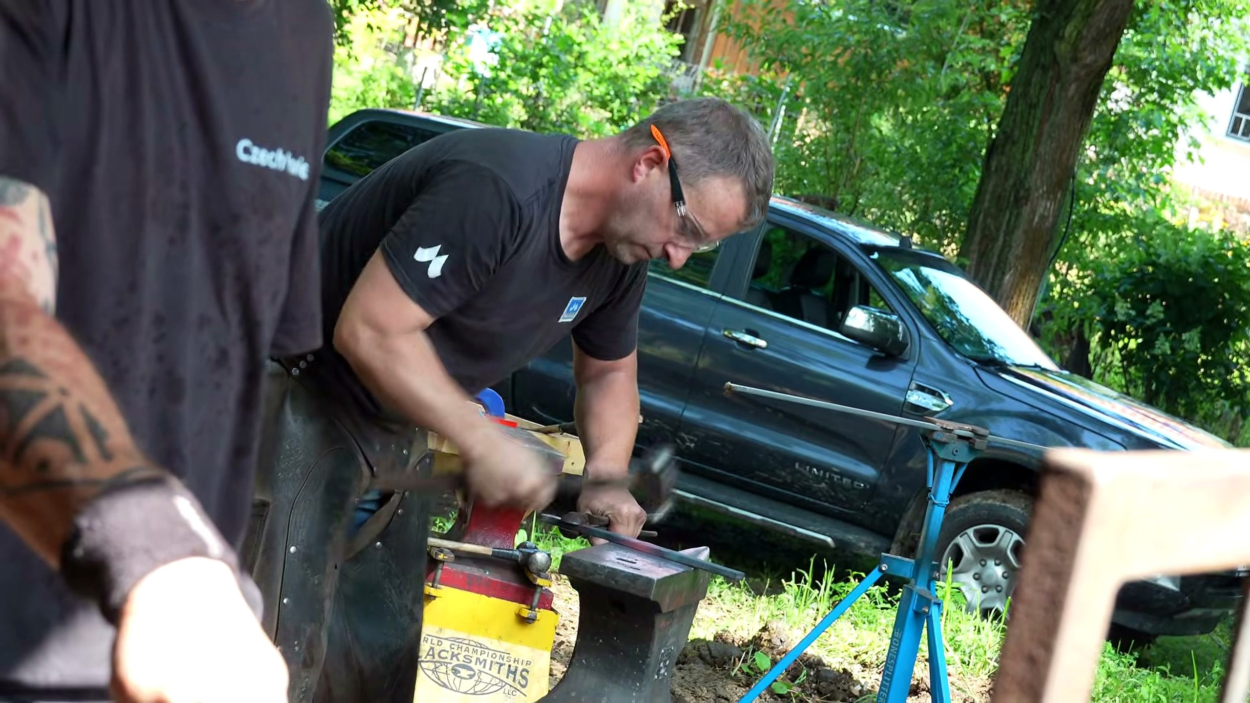 how farrier forges horseshoe for giant - the setup or early workflow visible in the source video