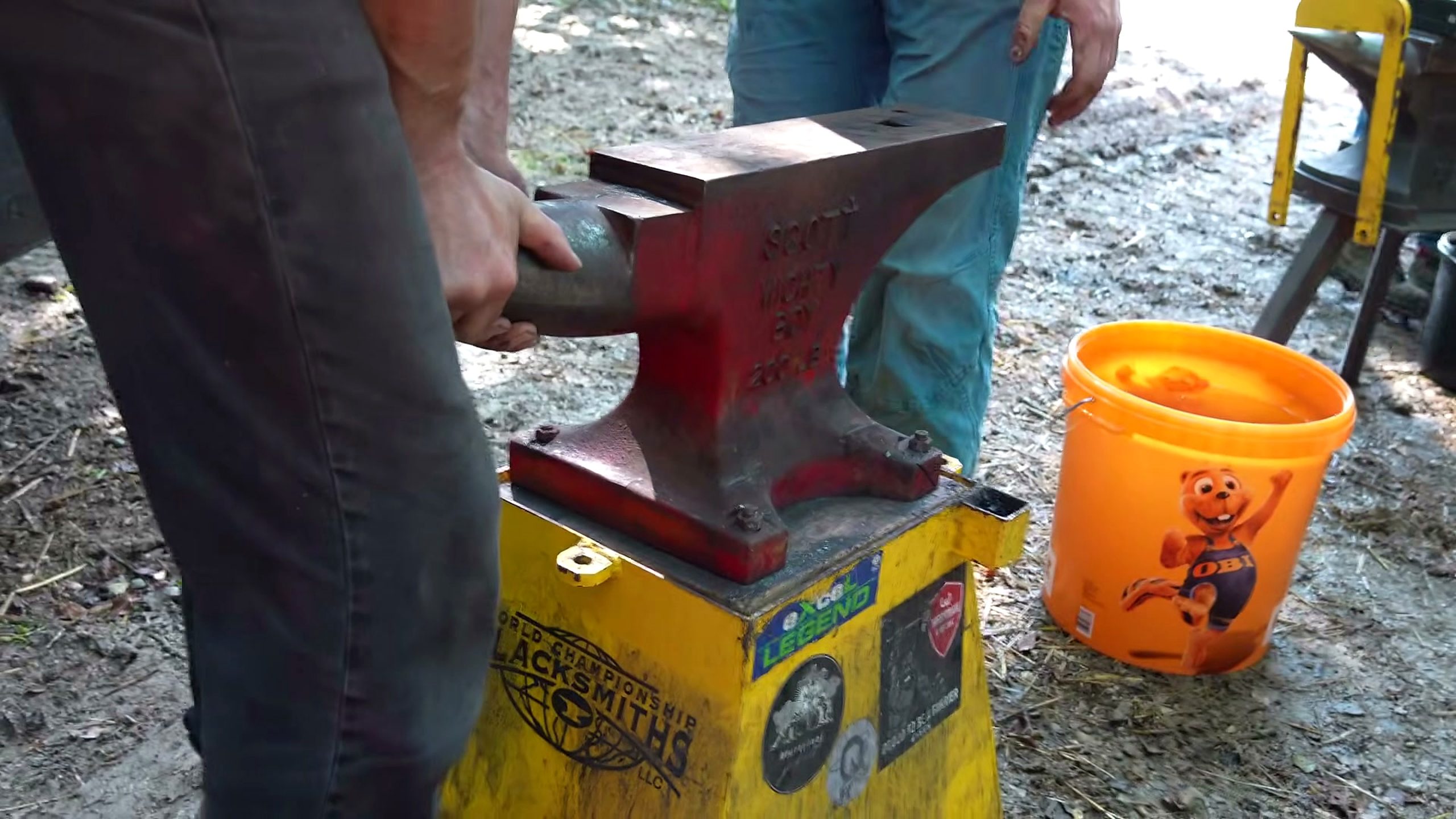 how farrier forges horseshoe for giant - the source video context before the main process is judged