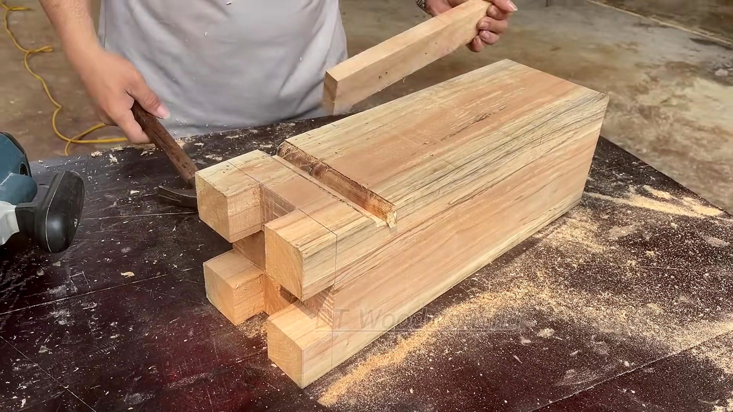 solid redwood block stunning luxury dining - the main work stage that carries the video's practical lesson