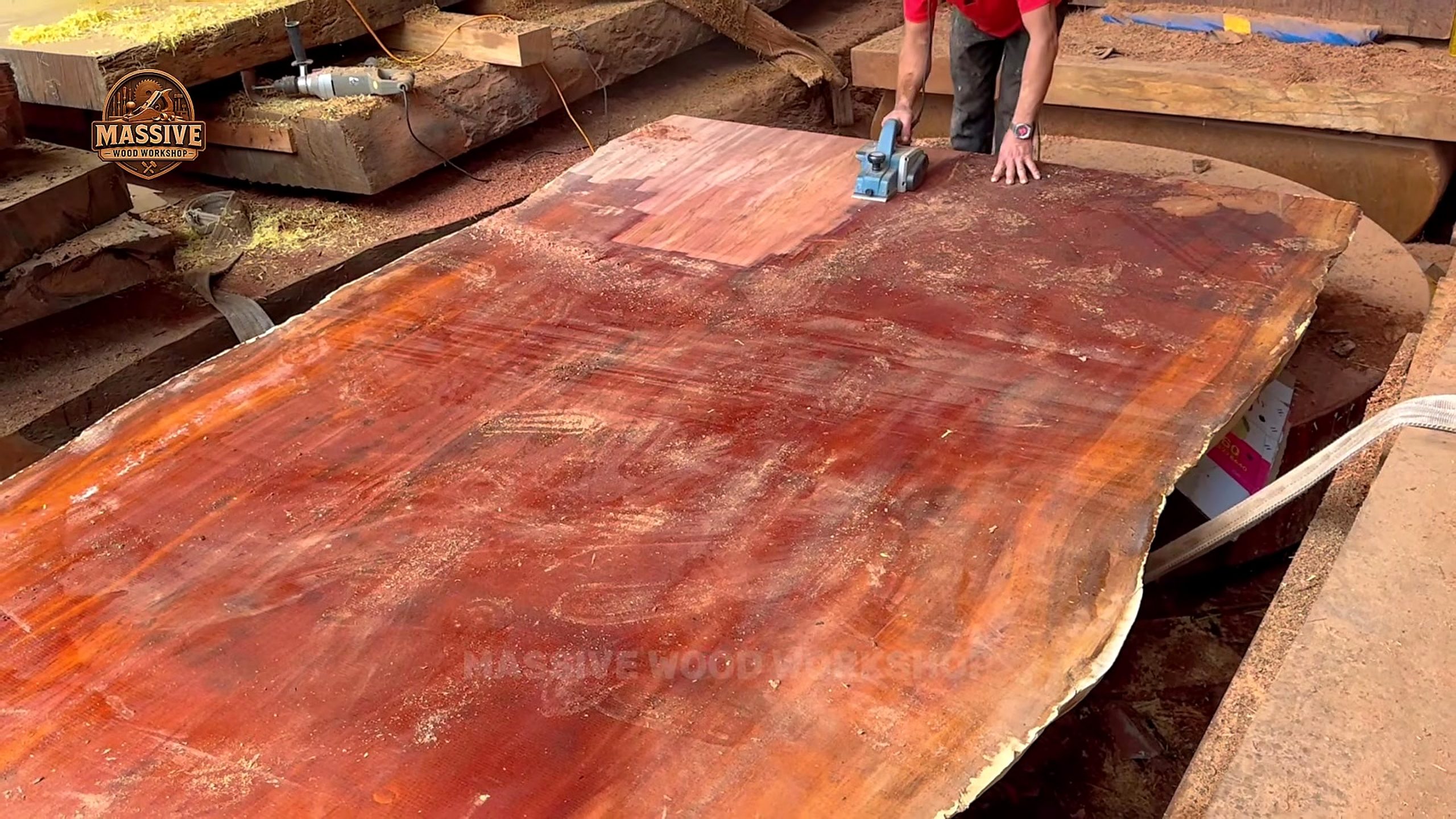 wood treatment process - a close detail-check moment after the surface changes