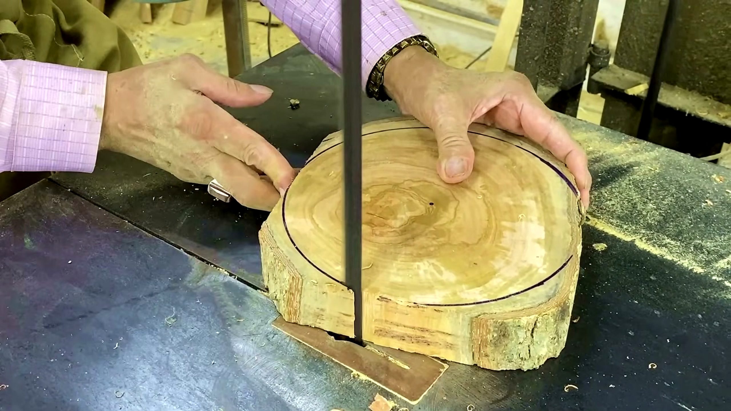 amazing woodworking secret spreading like wildfire - the main work stage that carries the video's practical lesson