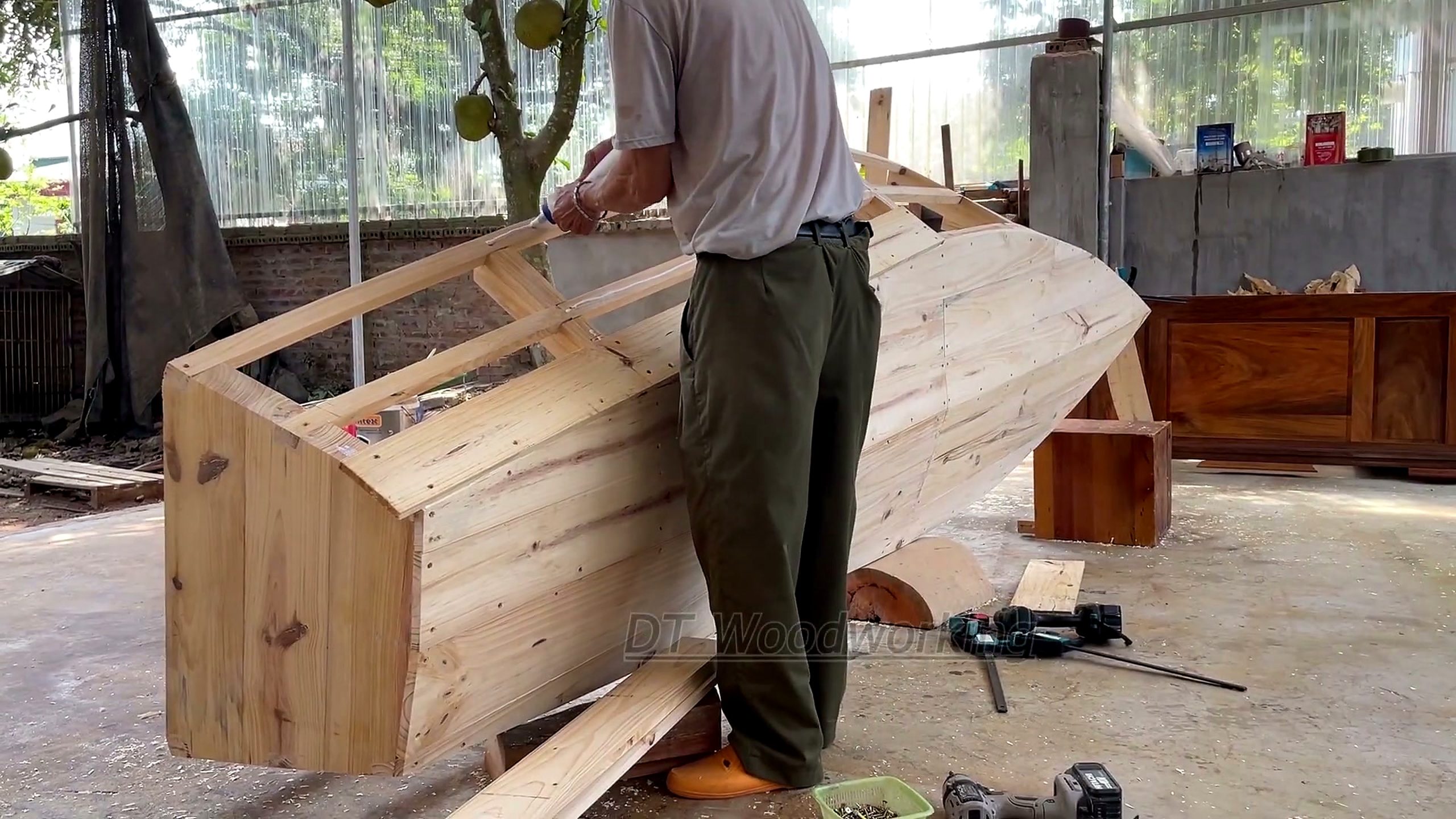 american pine wood - a detail-check moment that helps readers inspect the process