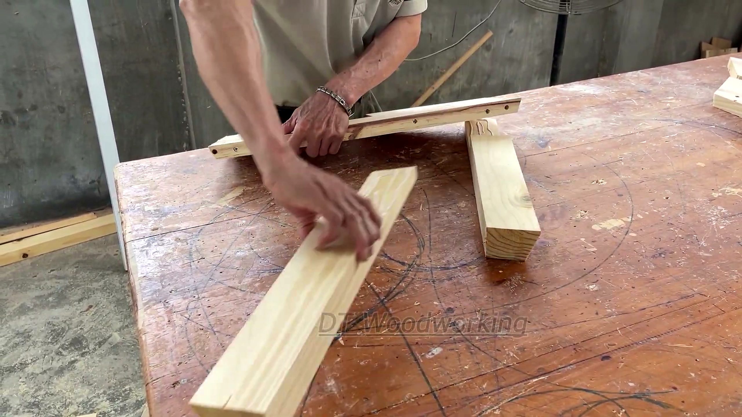 american pine wood - the setup or early workflow visible in the source video