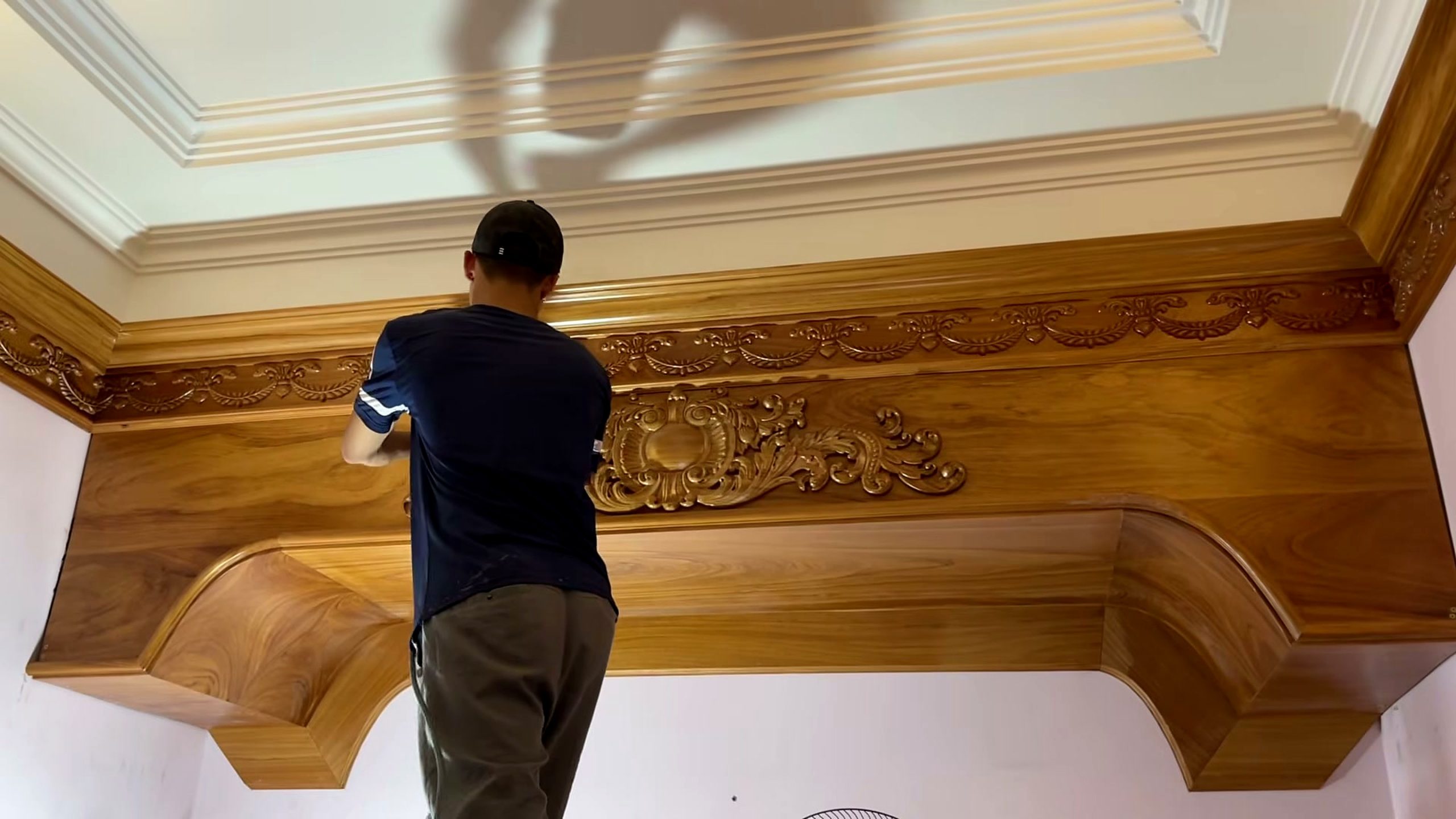 carving giant solid wood - a detail-check moment that helps readers inspect the process