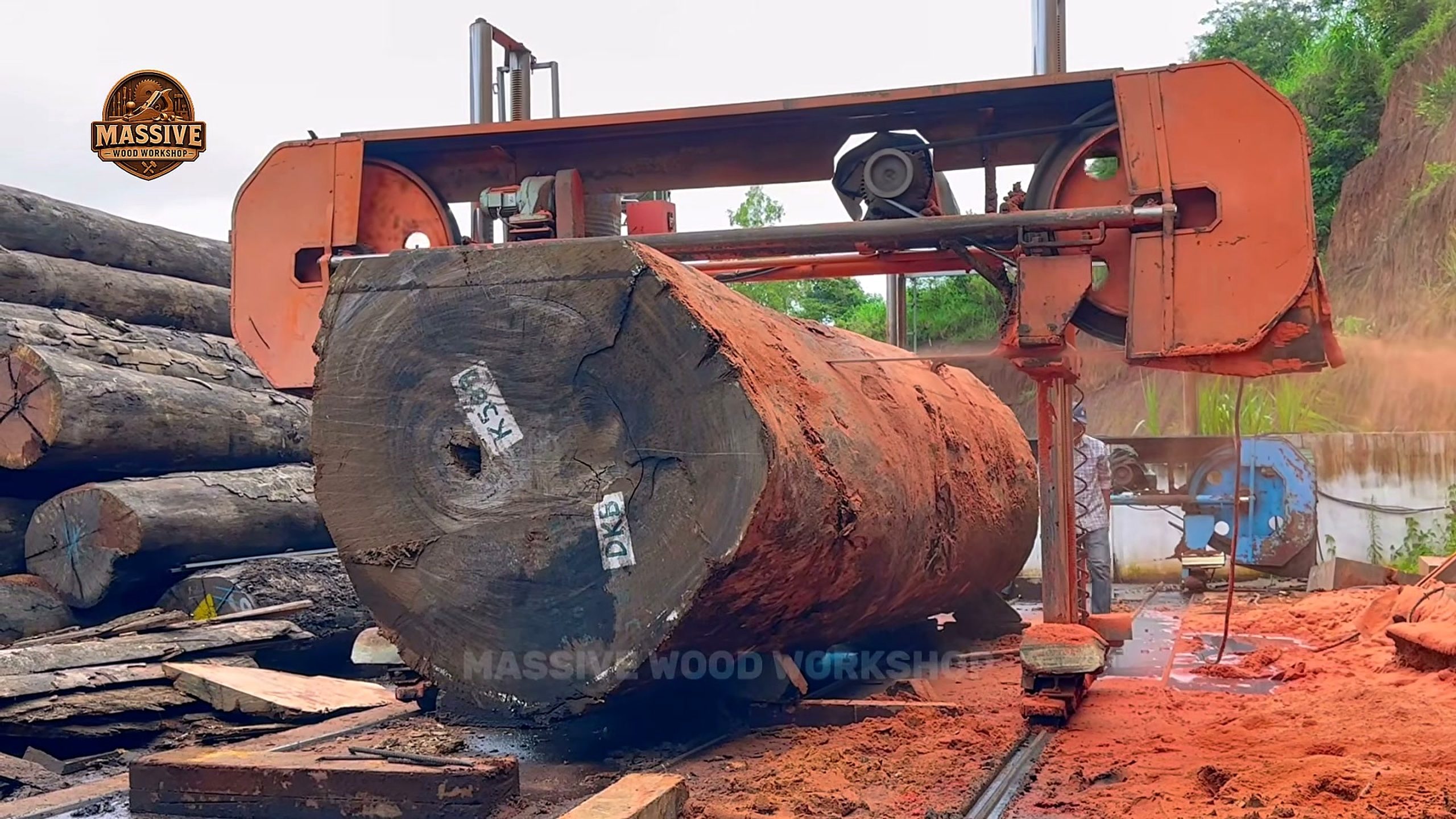 clean wood - the setup or early workflow visible in the source video