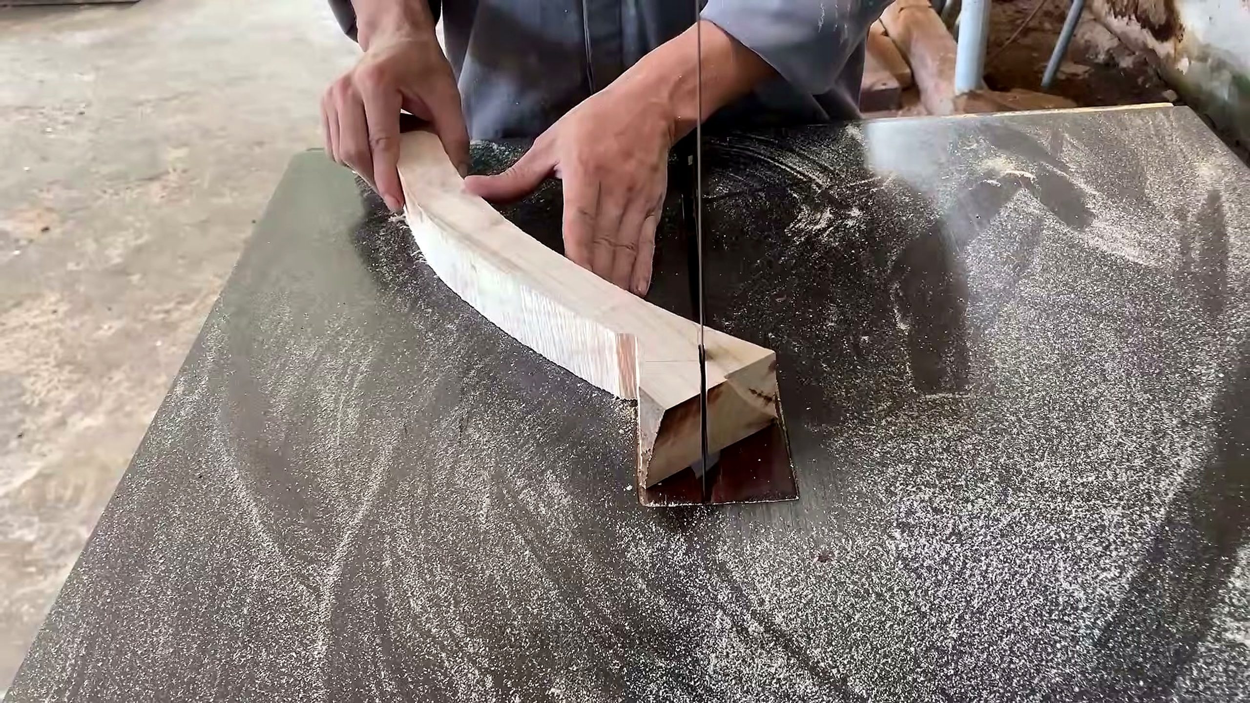 curved hexagonal coffee table - the later review stage where the result can be evaluated