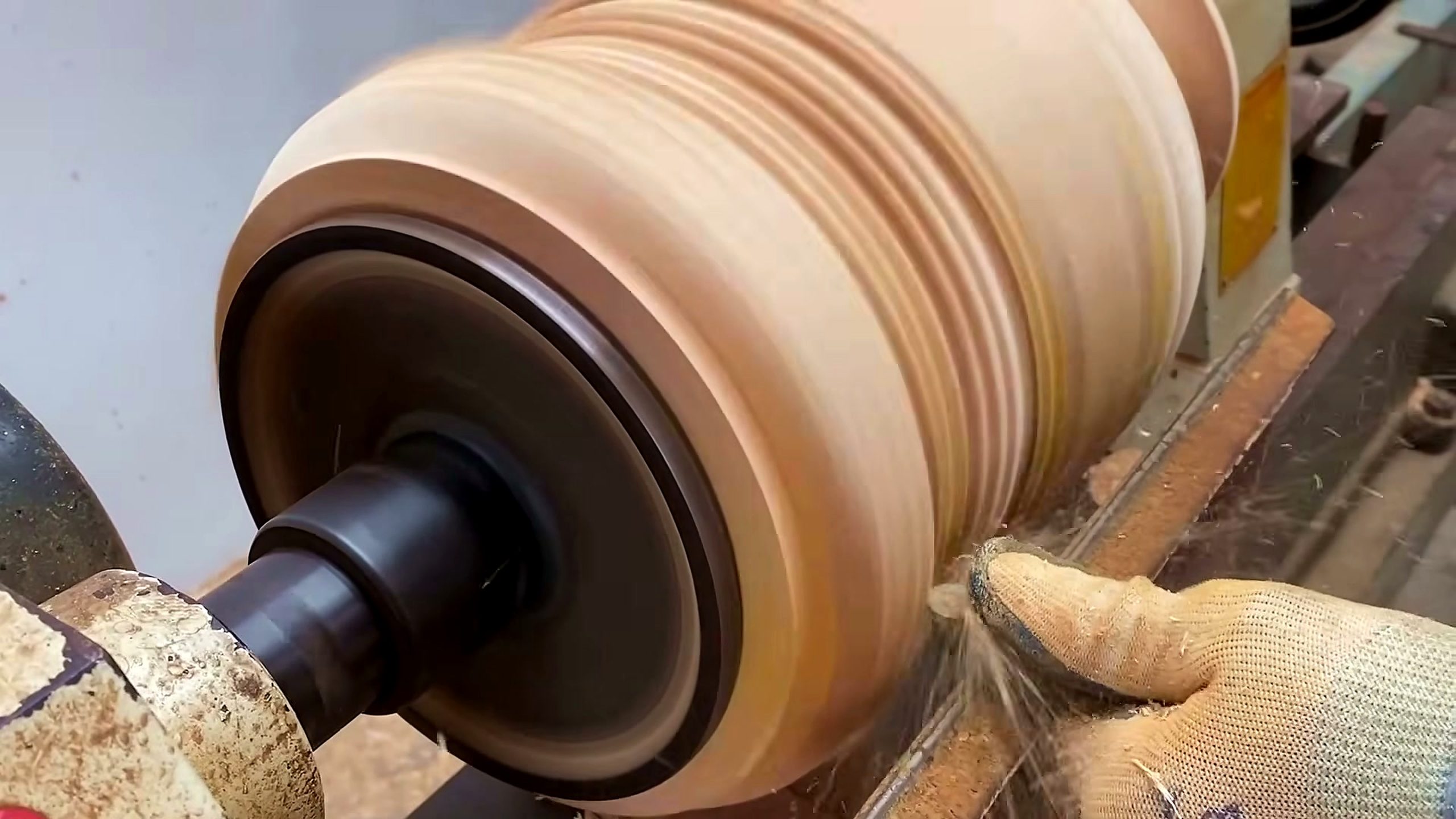 everyone should know clever woodworking method wood - a detail-check moment that helps readers inspect the process