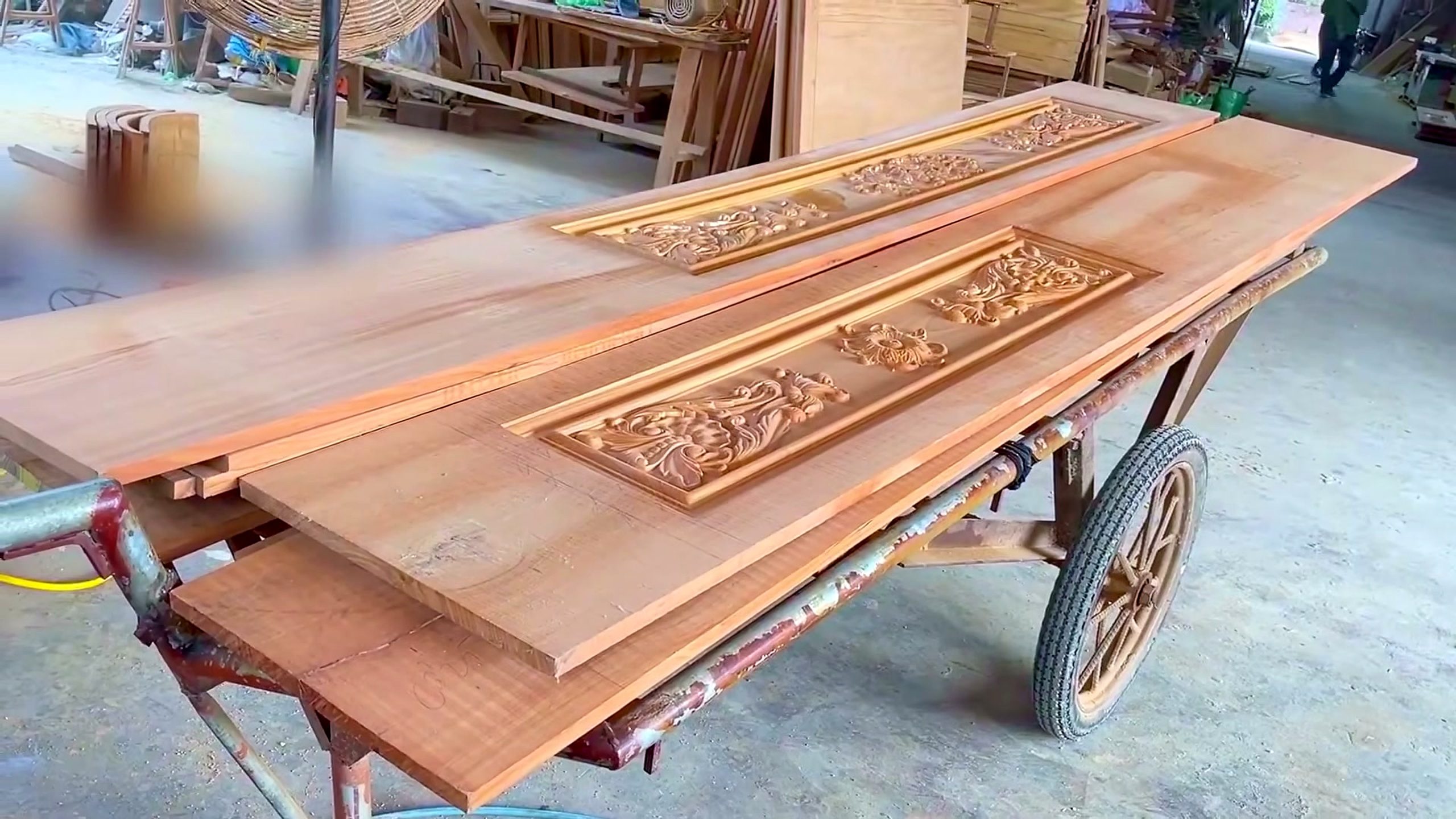 extremely ingenious woodworker van creates beautiful - the setup or early workflow visible in the source video