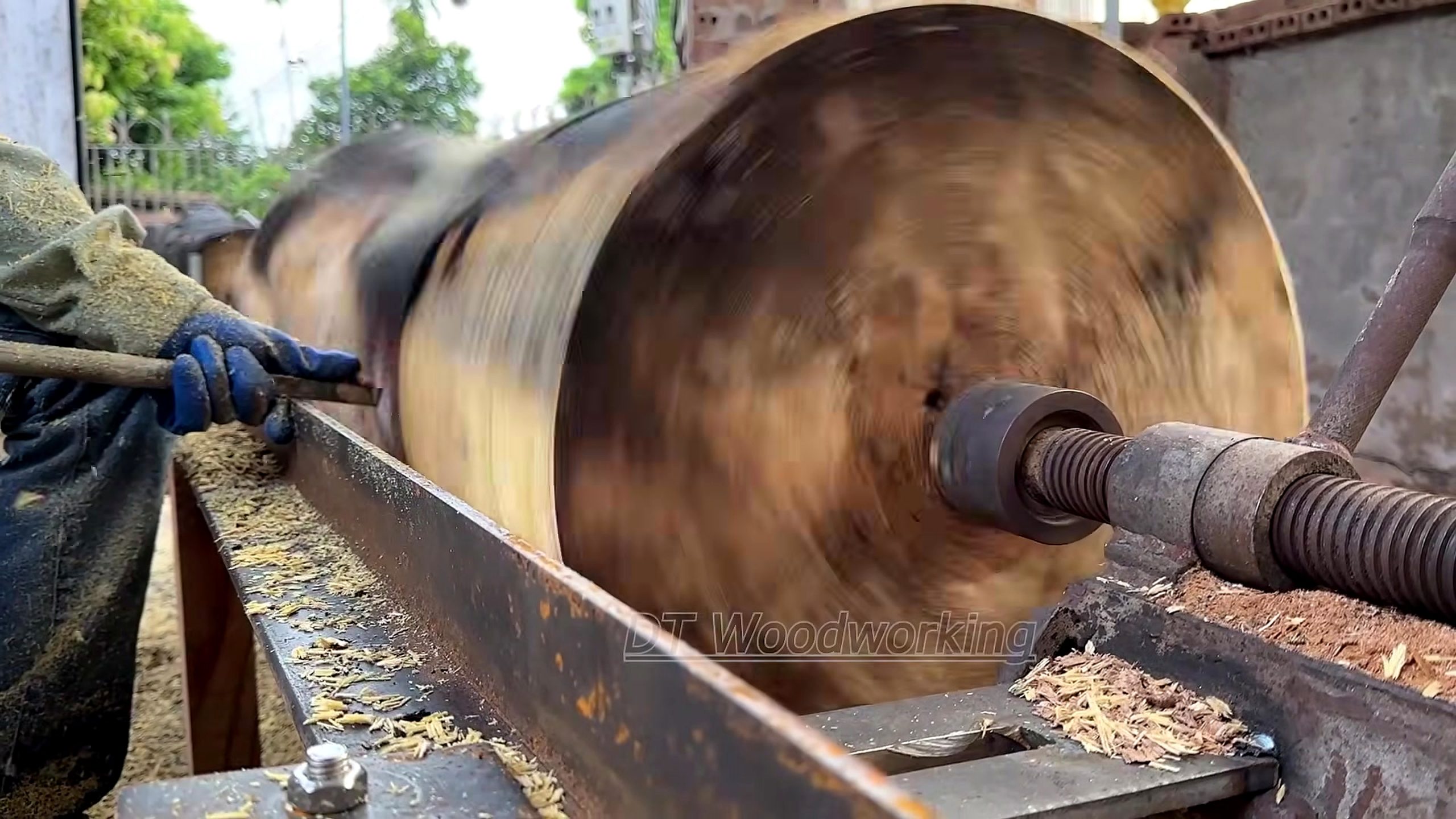 giant burnt log woodturning process - the source video context before the main process is judged