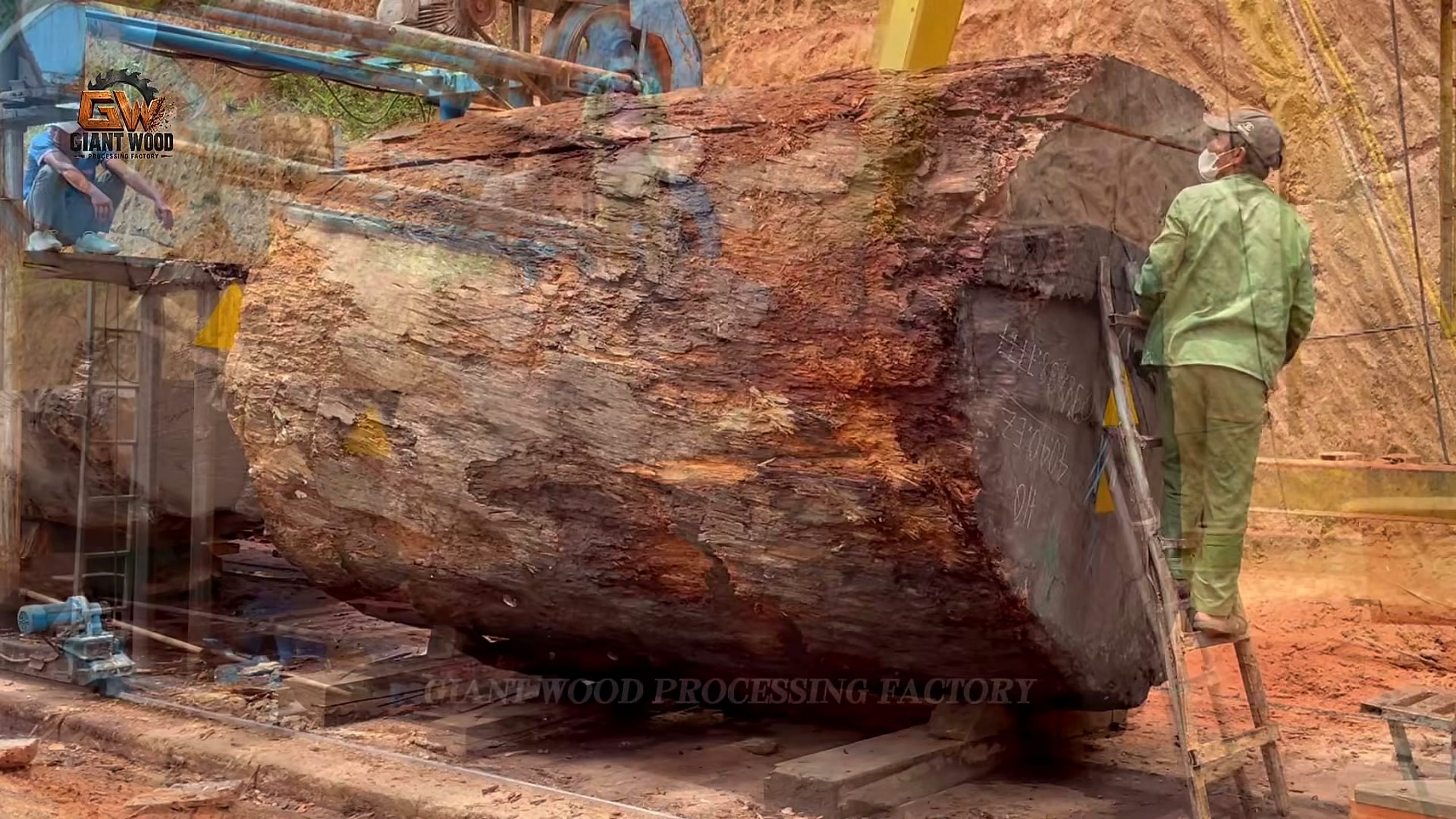 giant log - the setup or early workflow visible in the source video