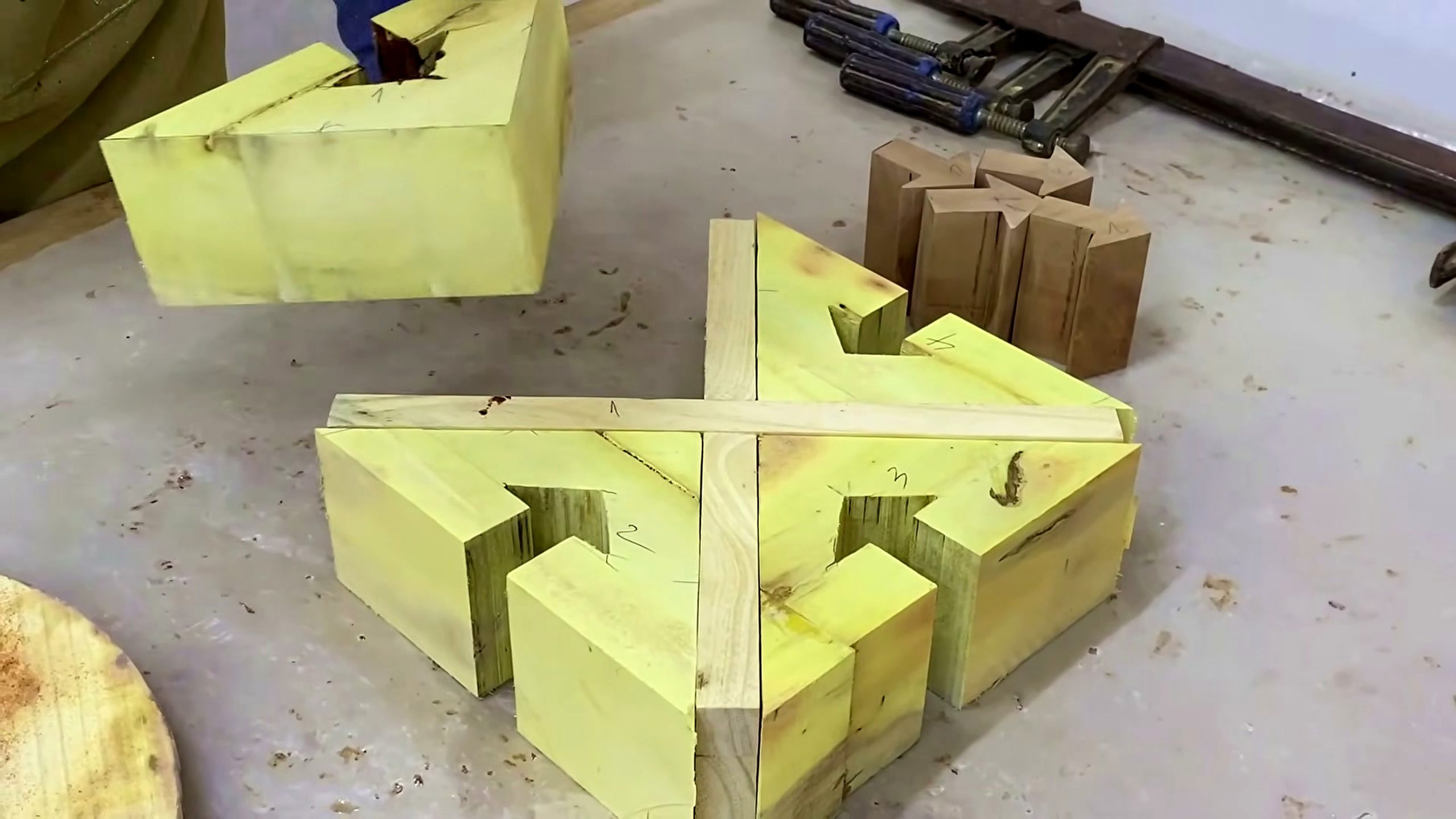 incredible woodworking techniques best woodworking genius - the main work stage that carries the video's practical lesson