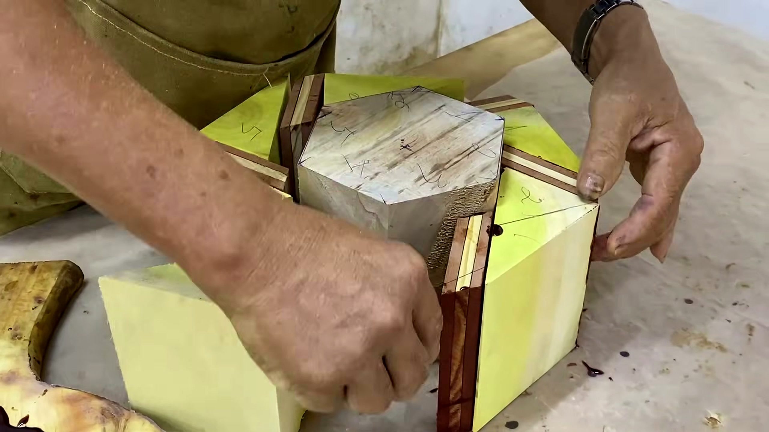 jackfruit wood - the main work stage that carries the video's practical lesson
