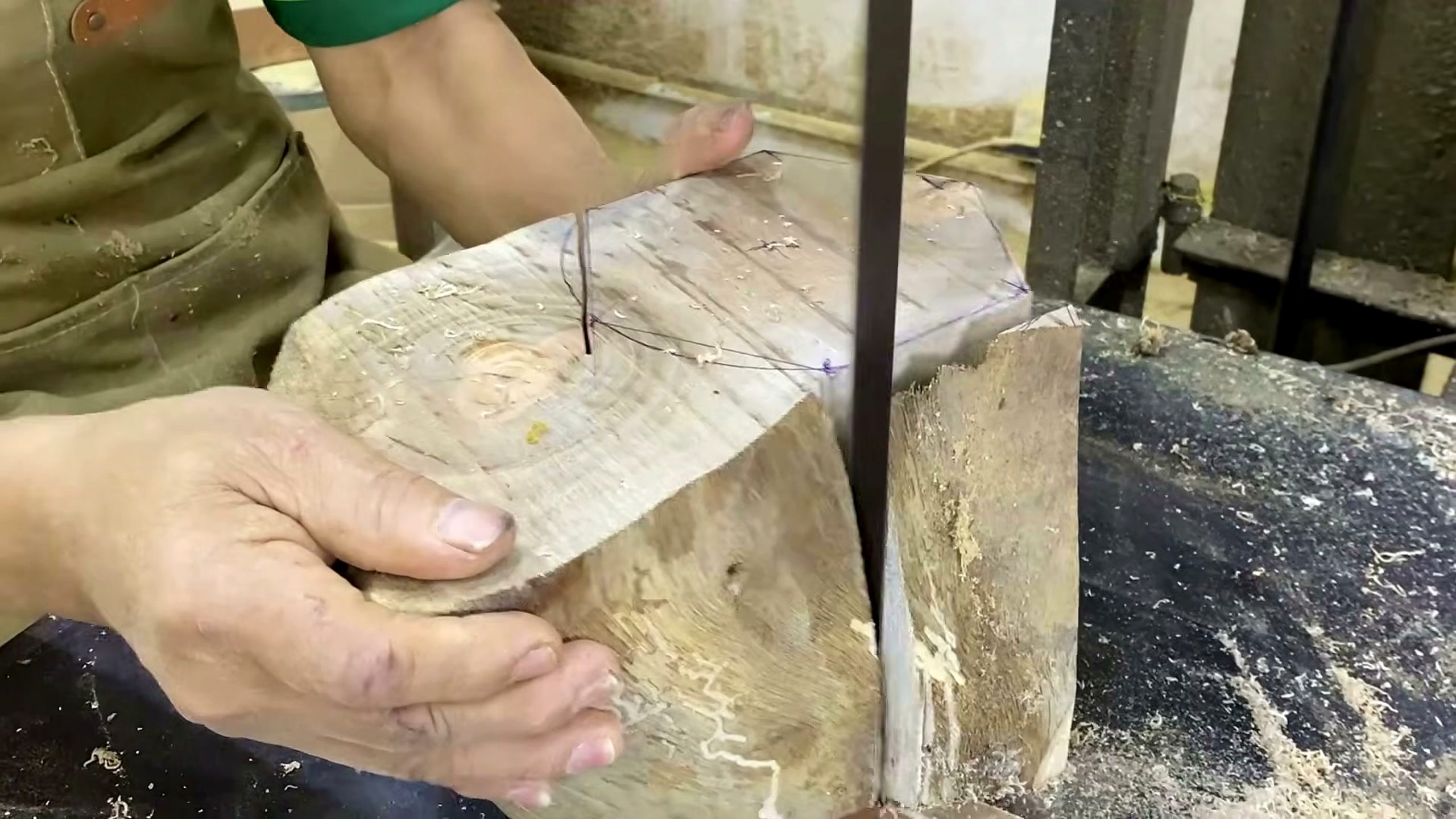 jackfruit wood - the setup or early workflow visible in the source video