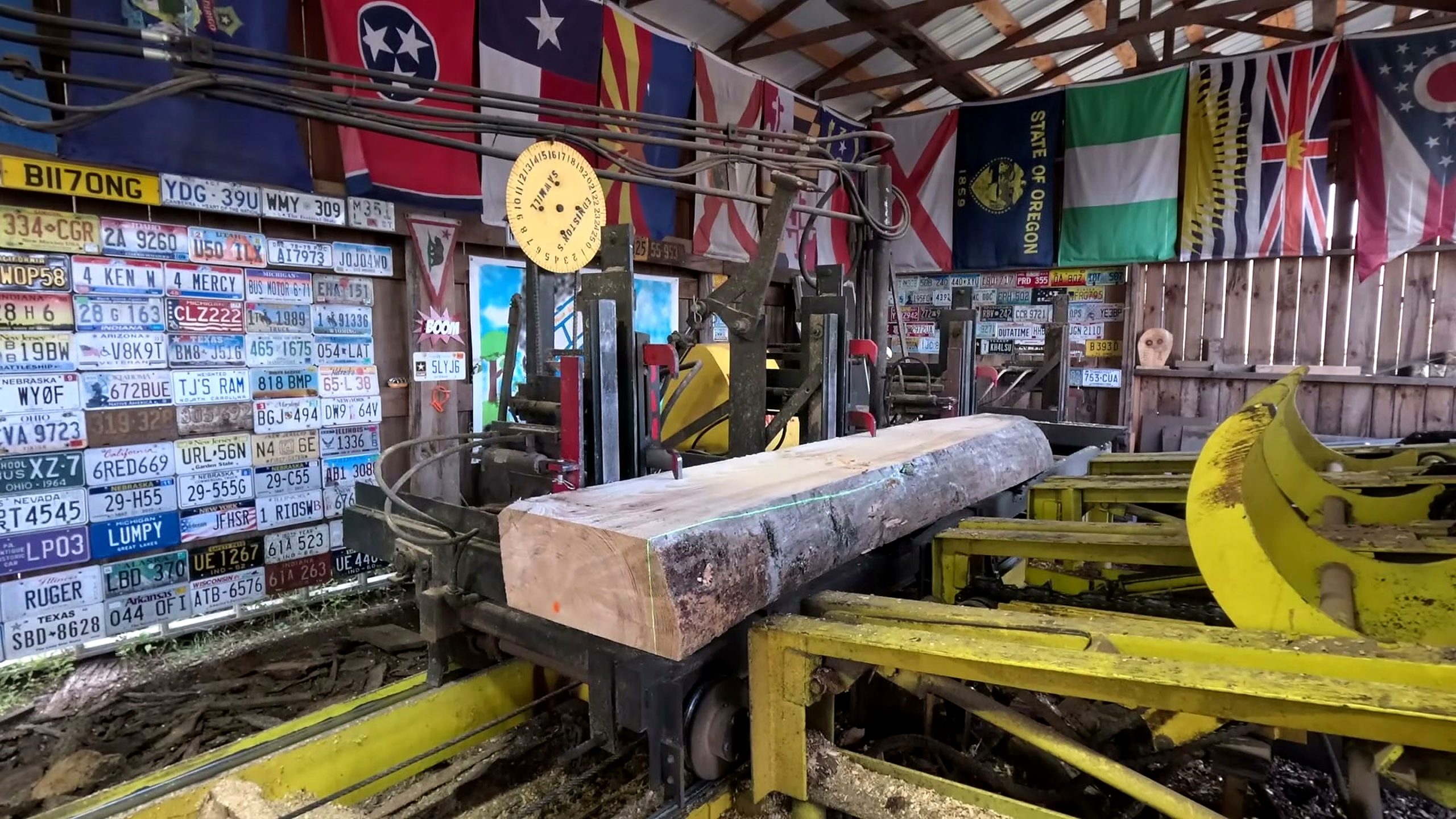 old logs - the main work stage that carries the video's practical lesson