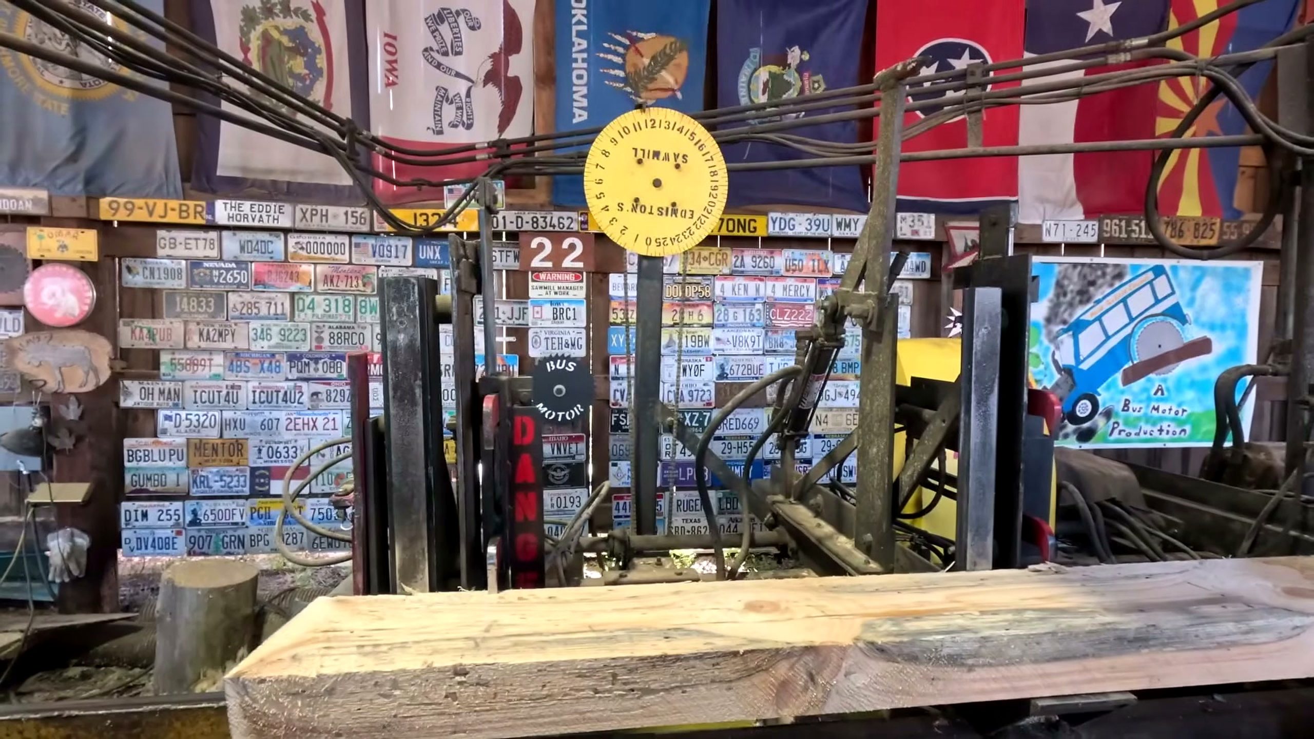 sawing more 4xs 934 - the setup or early workflow visible in the source video
