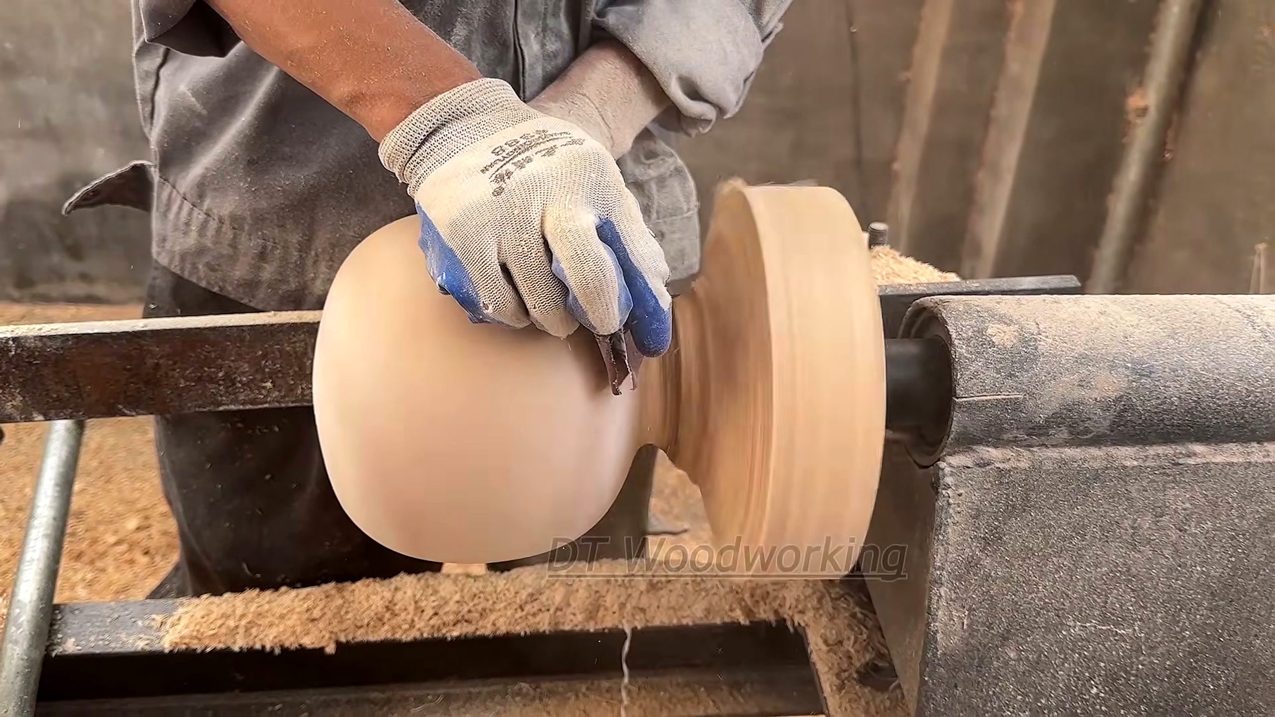 stunning furniture masterpiece - the main work stage that carries the video's practical lesson