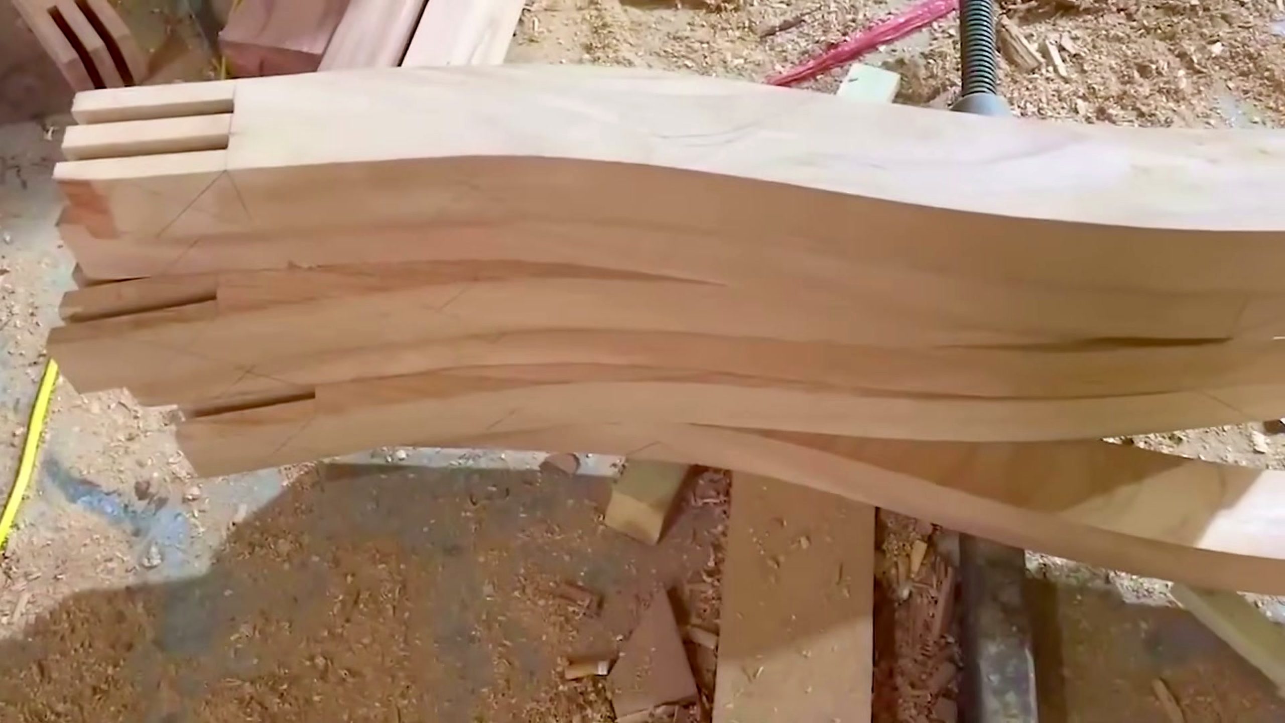 van builds stunning furniture - the main work stage that carries the video's practical lesson